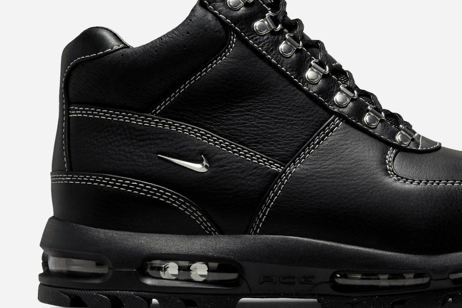 Black Nike Air Max boot