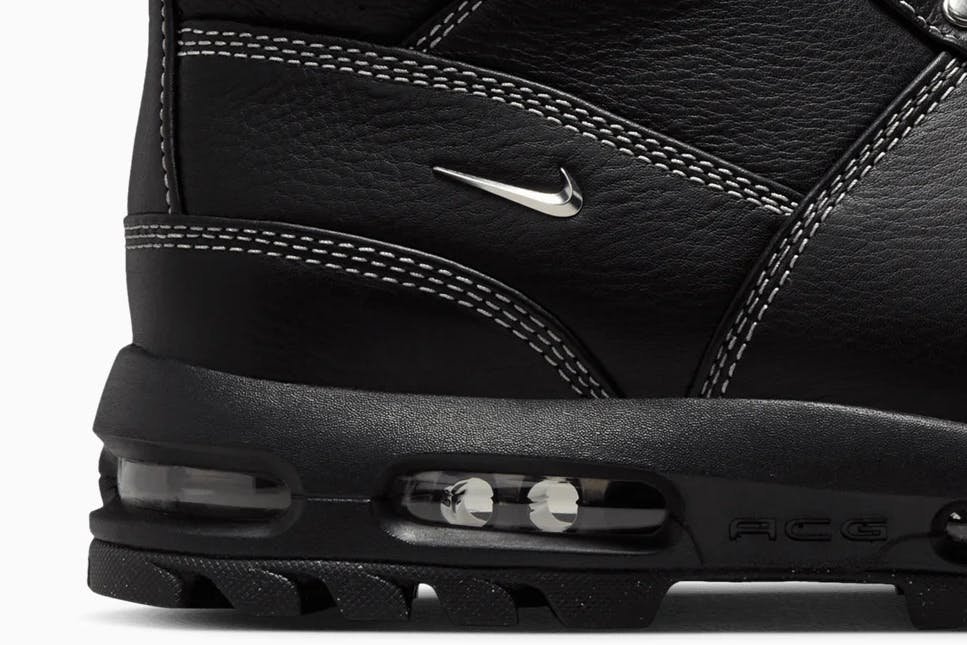 Black Nike Air Max boot