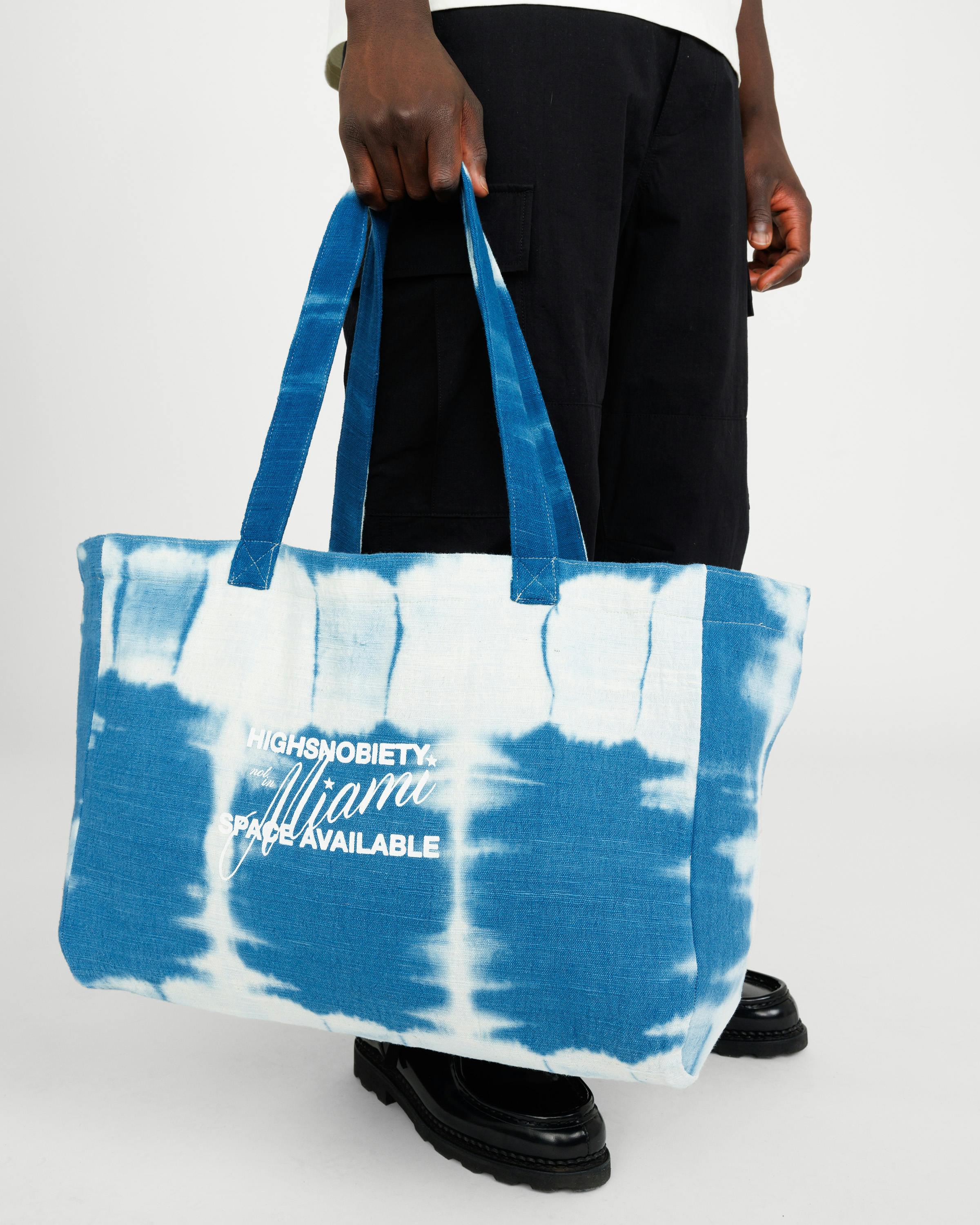 Space Available Studio x Highsnobiety – Not In Miami Record Bag - Tote Bags - Blue & White - Image 2