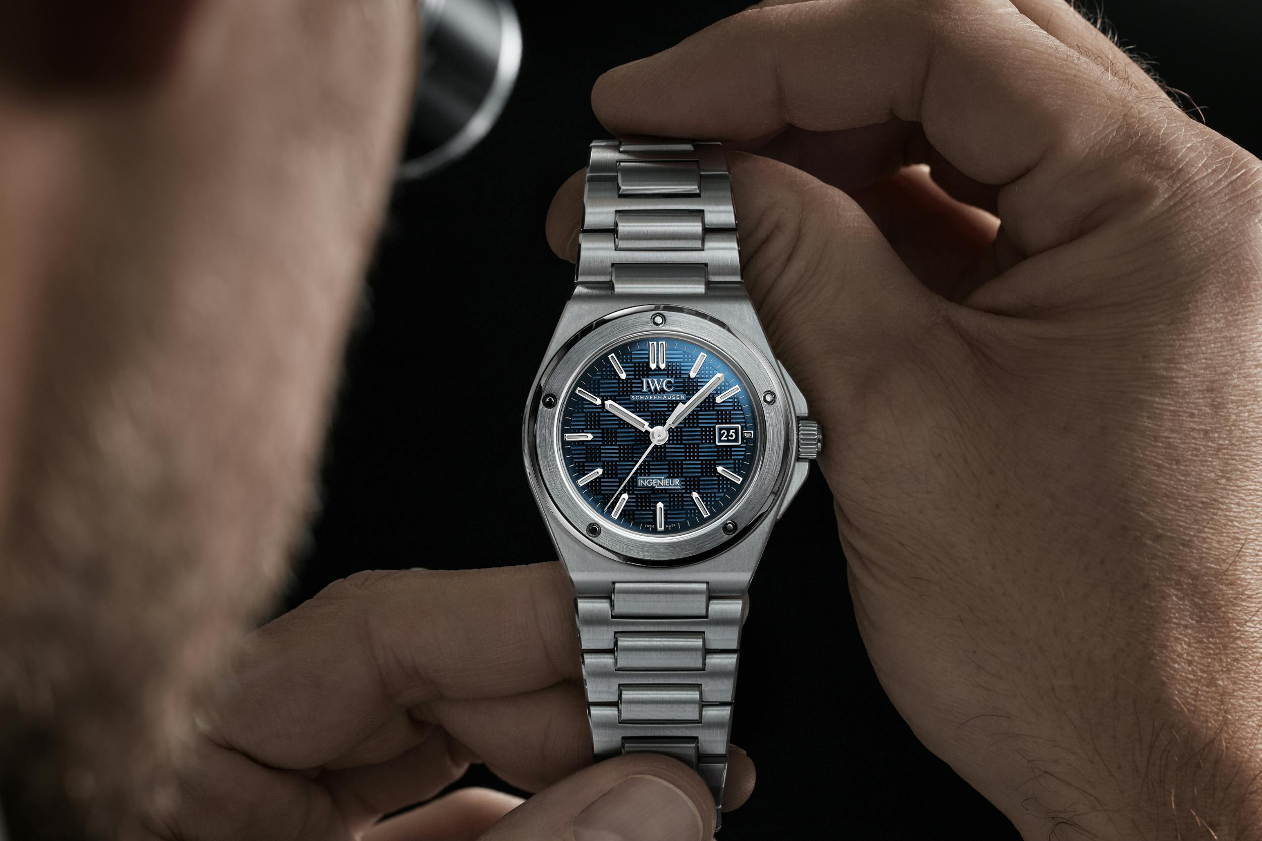 iwc-schaffhausen-ingenieur-automatic-40-blue-dial