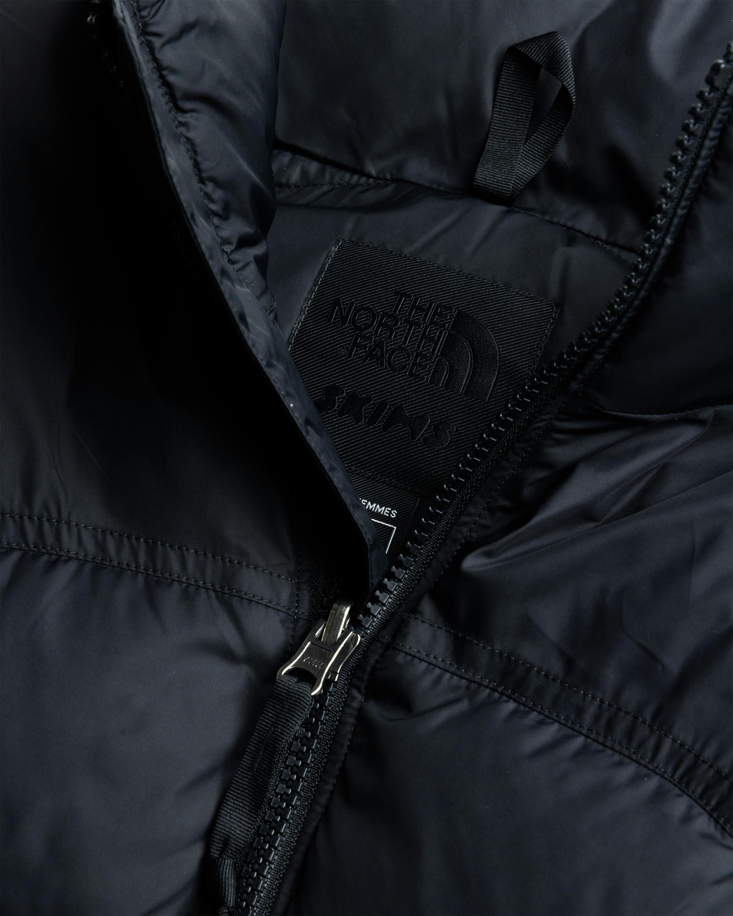 The North Face x SKIMS – W 2000 Retro Nuptse - Down Jackets - Black - Image 2