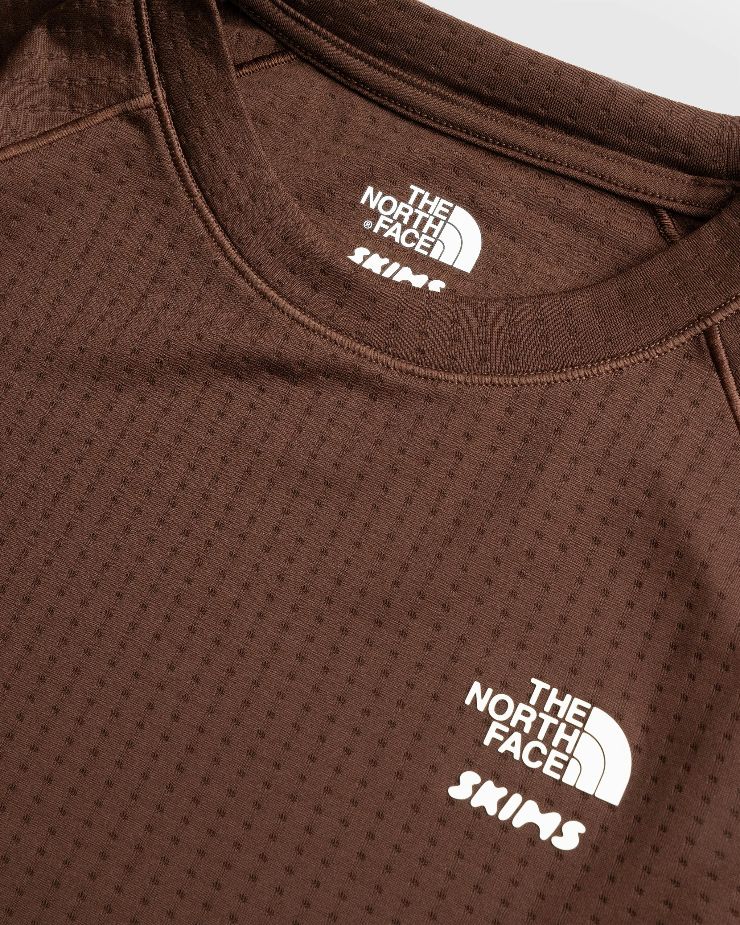 The North Face x SKIMS – W Dotknit Crew - Crewnecks - Brown - Image 2