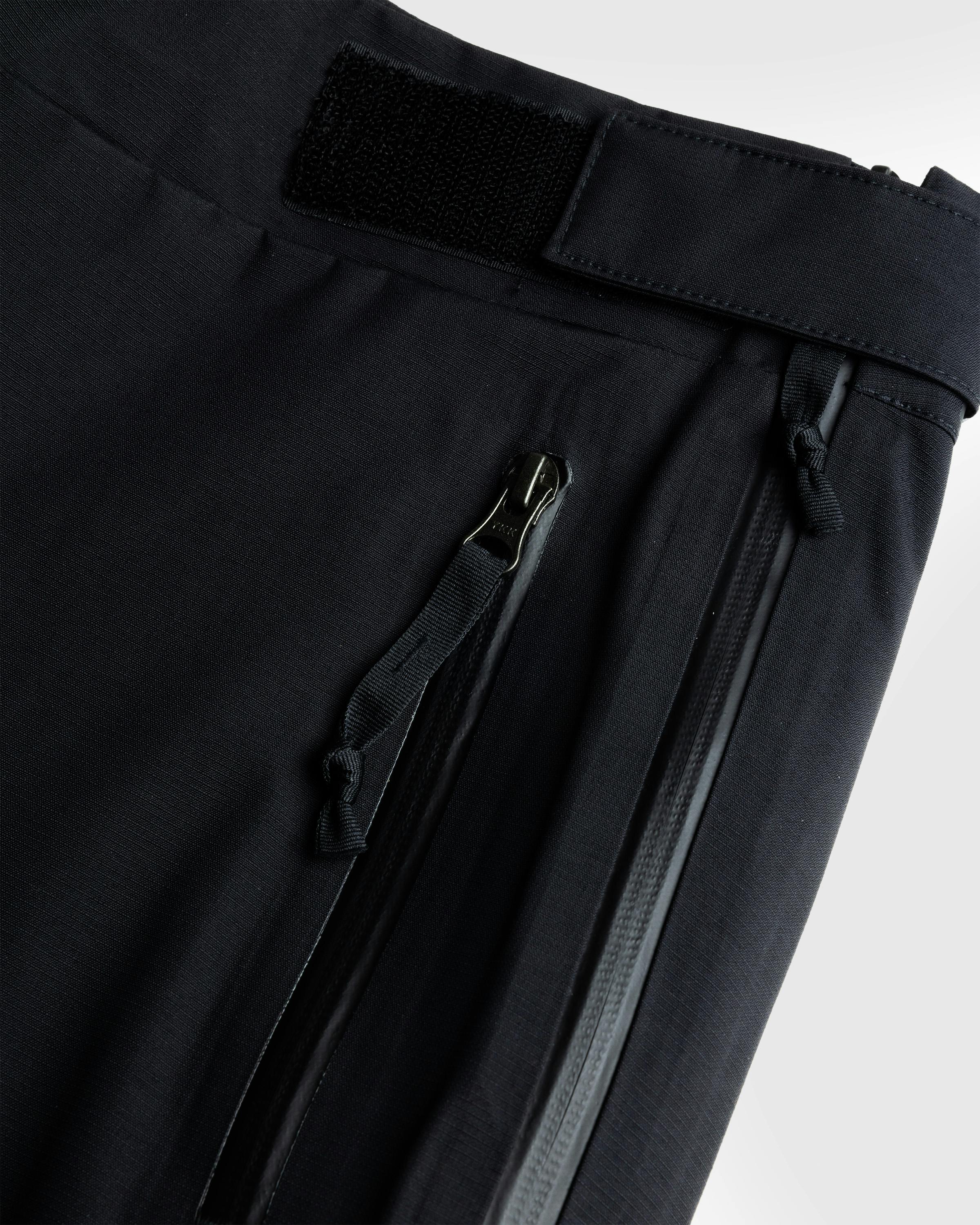 The North Face x SKIMS – W Seam Taped Pant - Active Pants - Black - Image 3