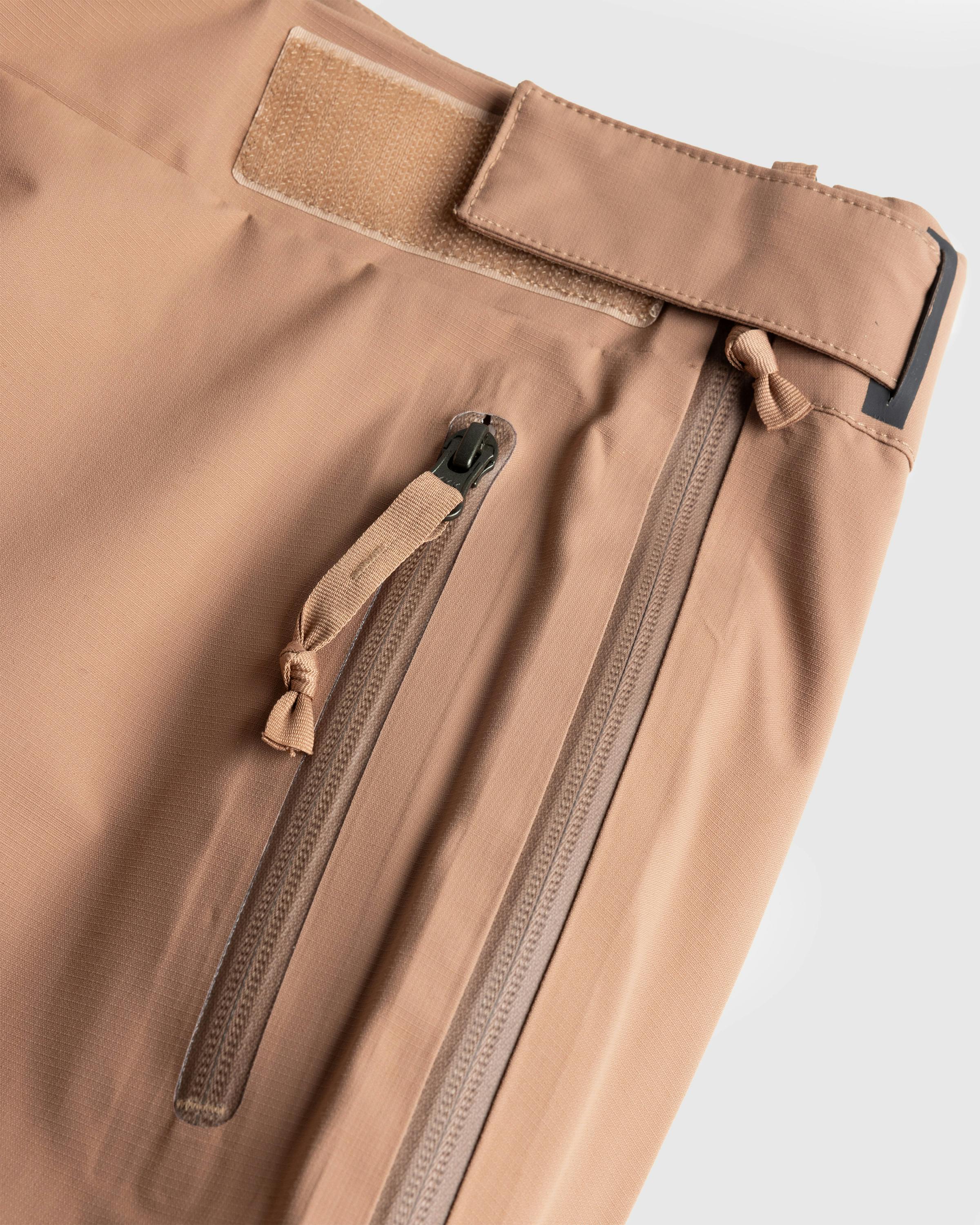 The North Face x SKIMS – W Seam Taped Pant - Active Pants - Brown - Image 3