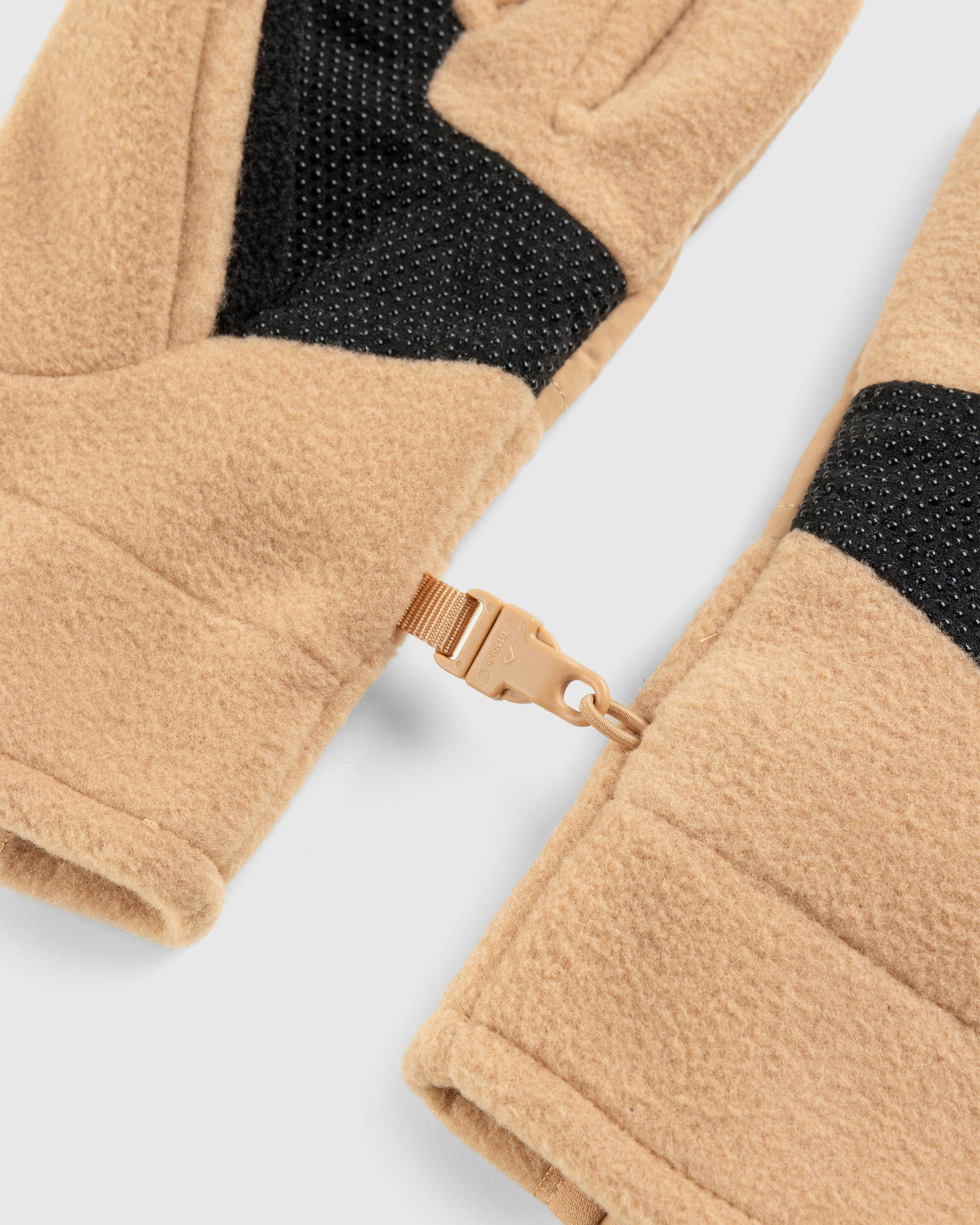 The North Face x SKIMS – Retro Denali Fleece Glove - 5 Finger - Beige - Image 5