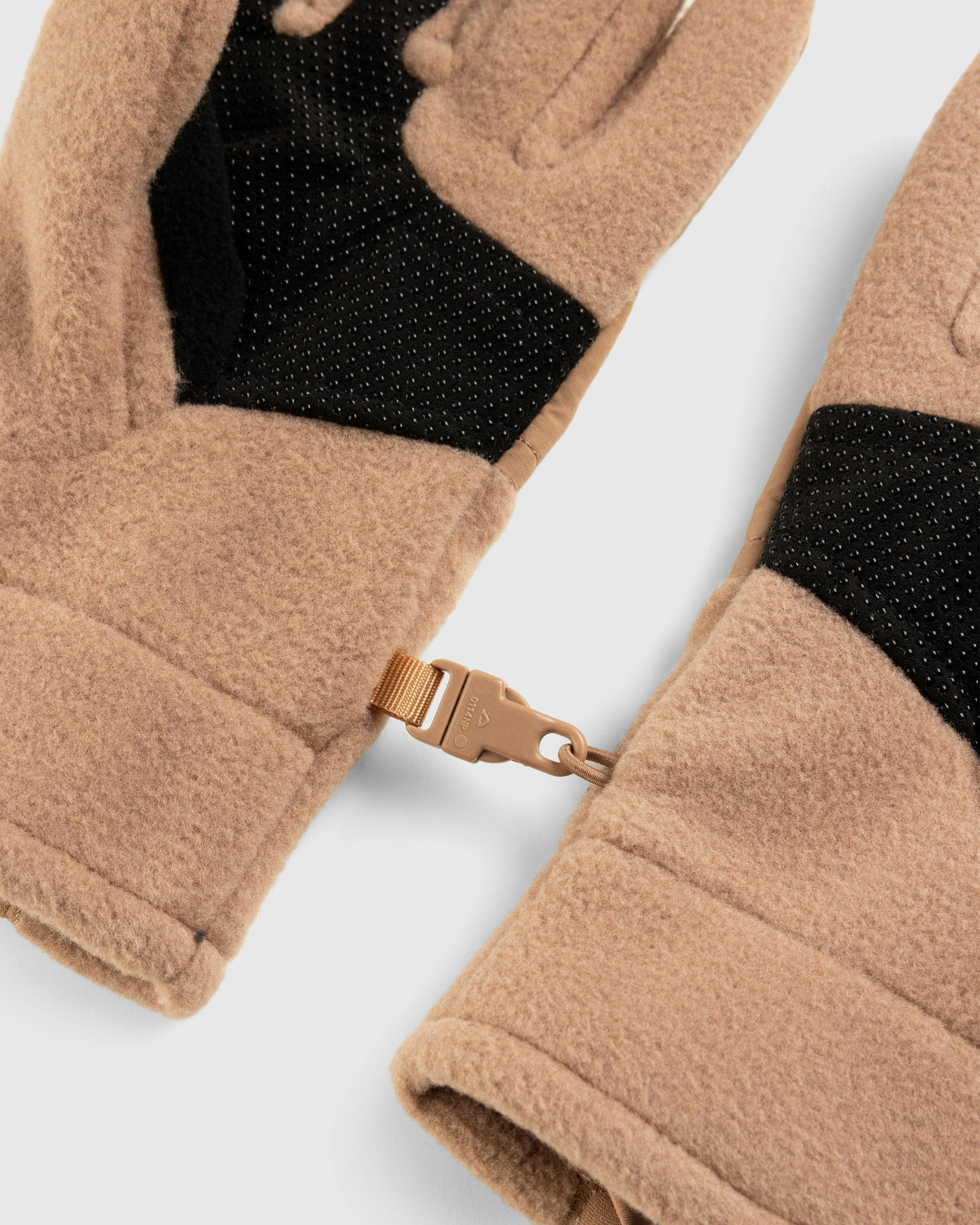 The North Face x SKIMS – Retro Denali Fleece Glove - 5 Finger - Brown - Image 6