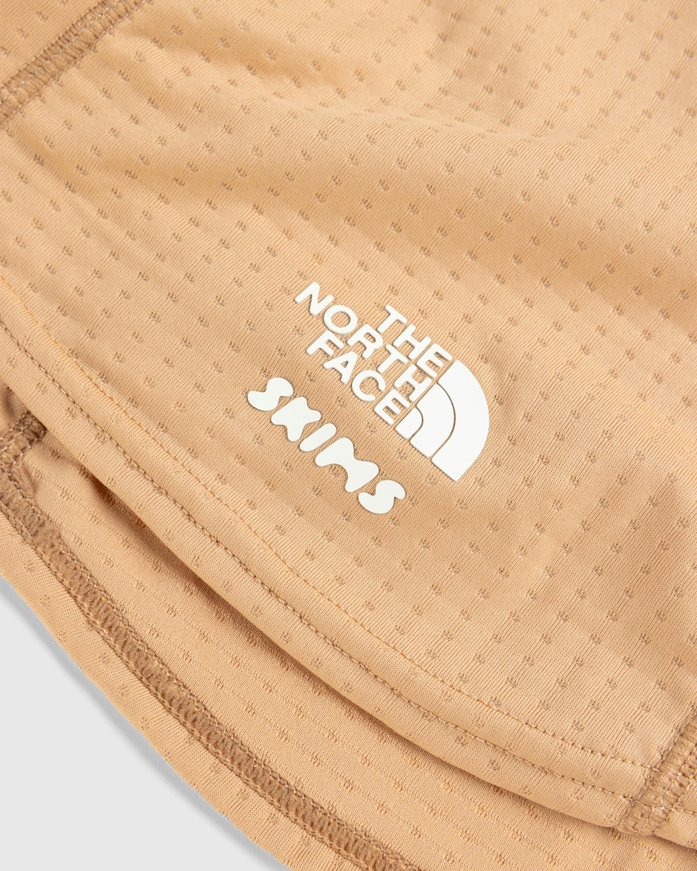 The North Face x SKIMS – Dotknit Balaclava - Balaclavas - Beige - Image 3