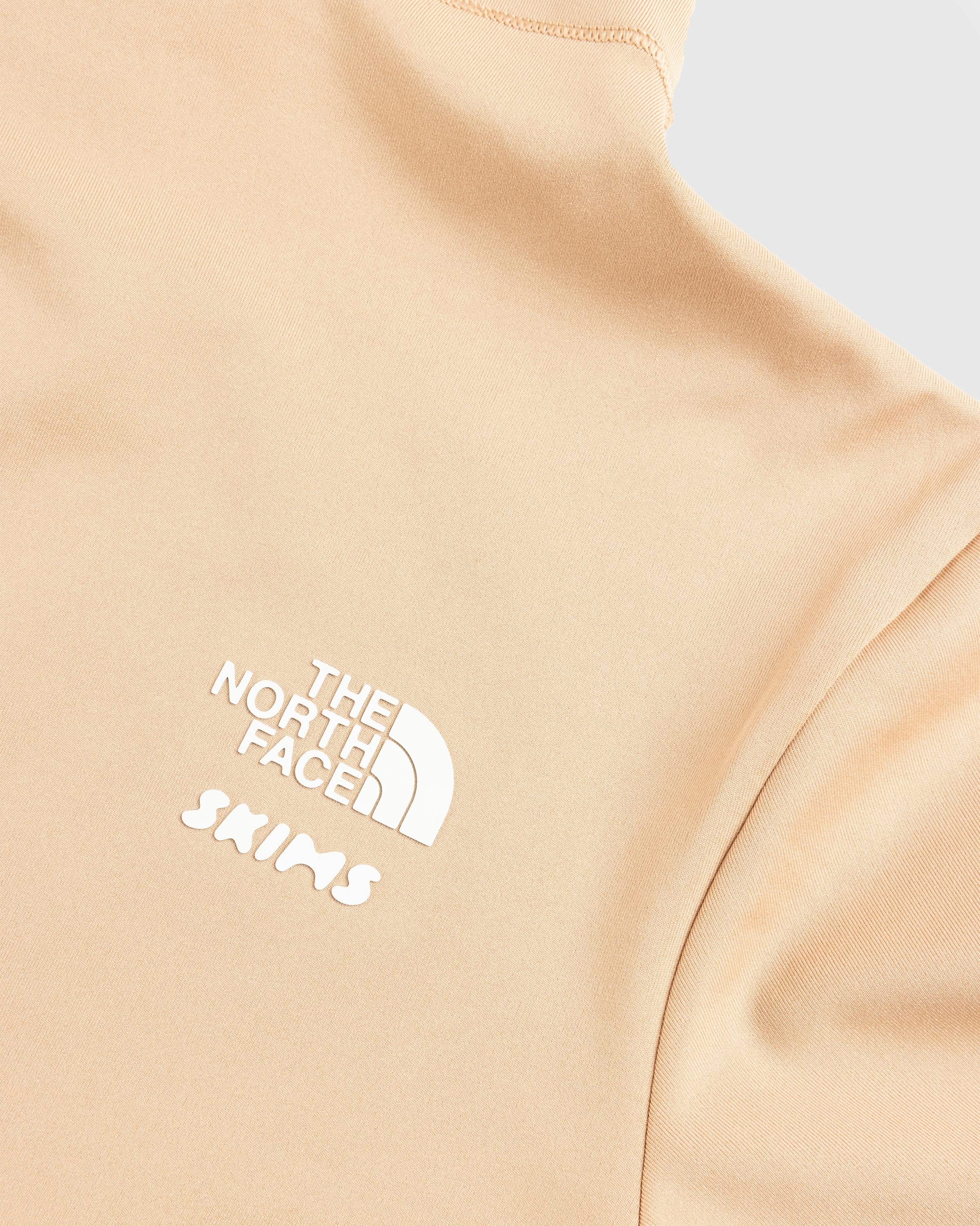 The North Face x SKIMS – W Refina Long-Sleeve Top - Longsleeves - Beige - Image 4