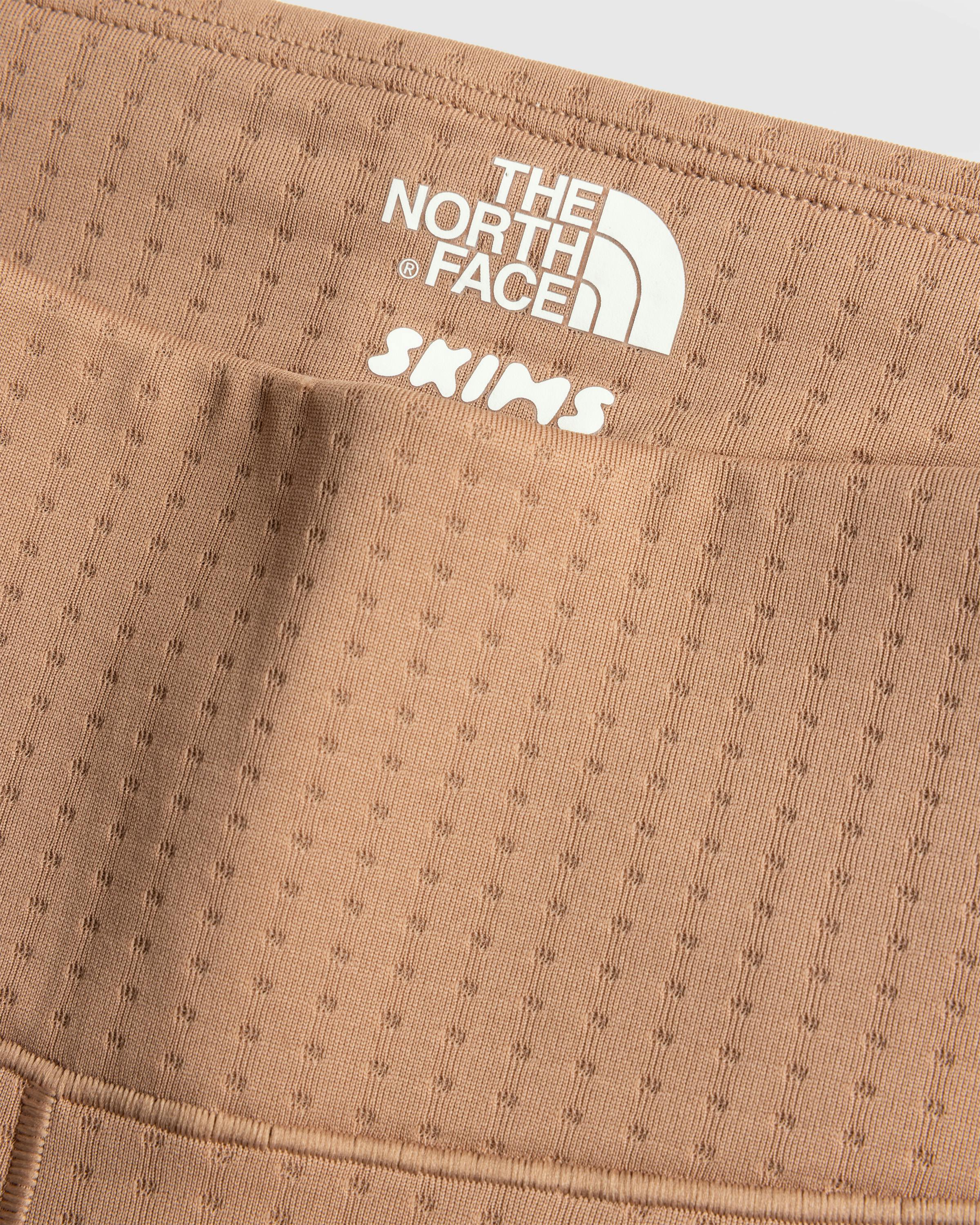 The North Face x SKIMS – W Dotknit Tight - Leggings - Brown - Image 2