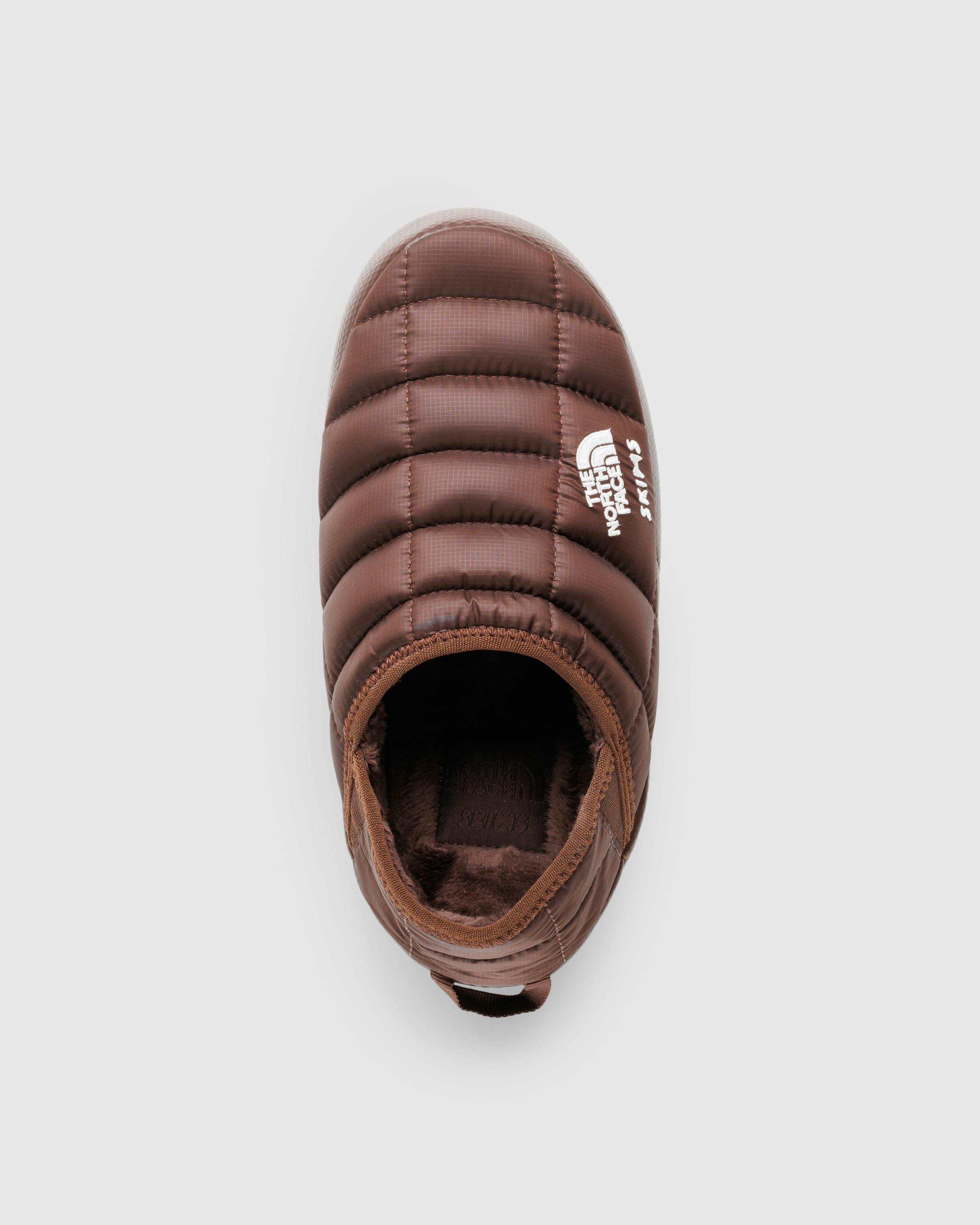 The North Face x SKIMS – ThermoBall Traction Mule V - Mules - Brown - Image 4