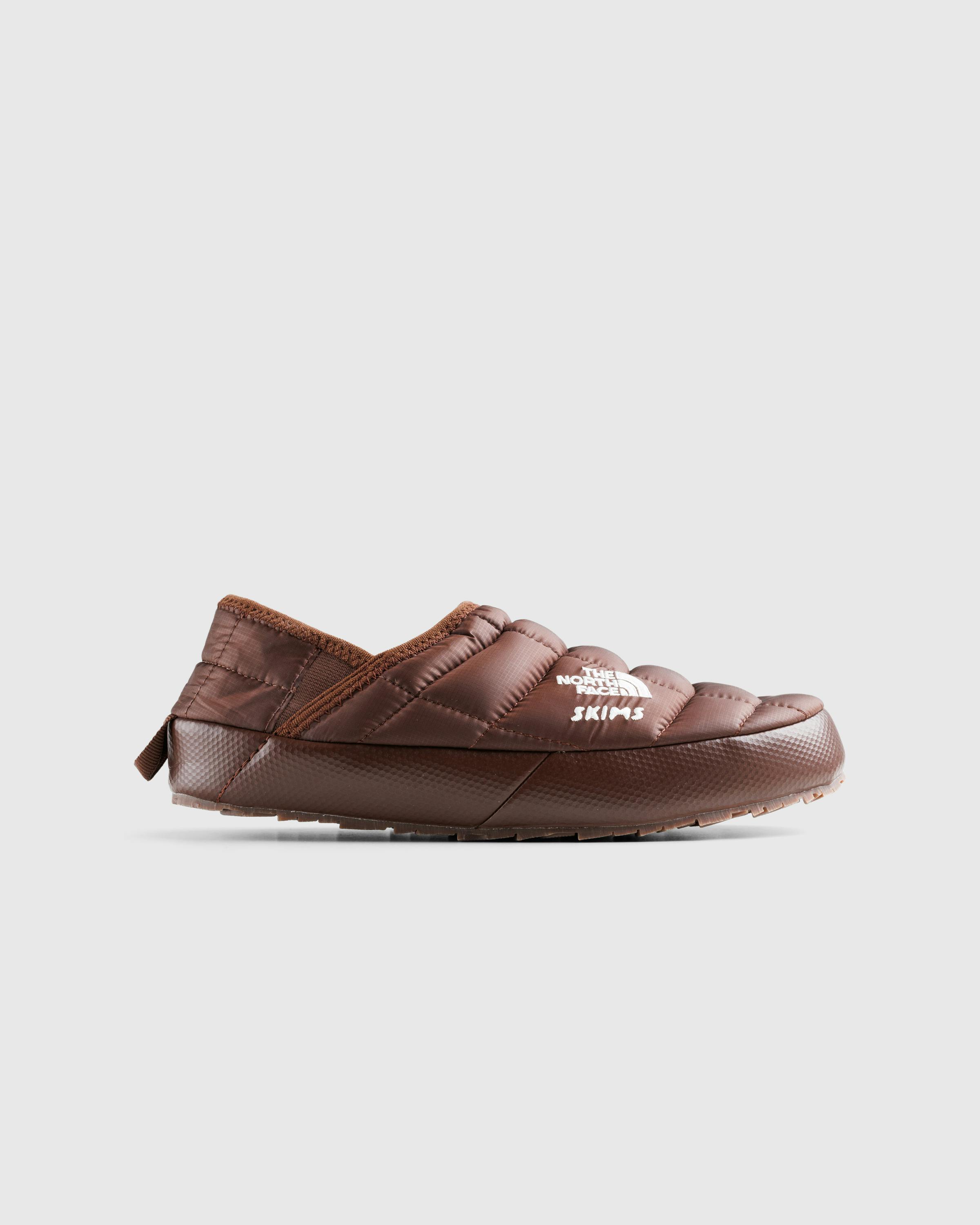 The North Face x SKIMS – ThermoBall Traction Mule V - Mules - Brown - Image 1