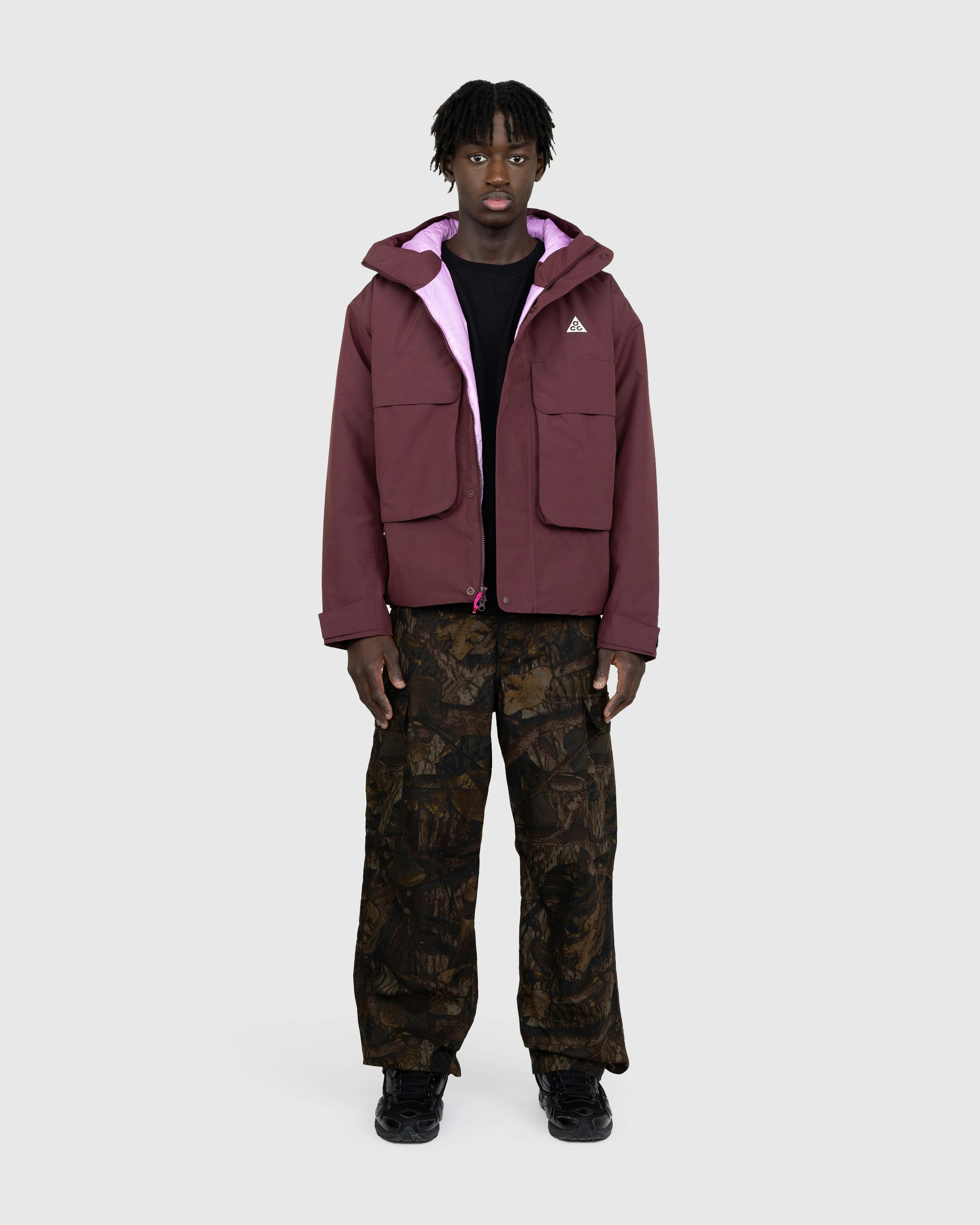 Nike – ACG PrimaLoft Skull Peak Burgundy Crush/Beyond Pink/Summit White - Cargo Pants - Red - Image 2