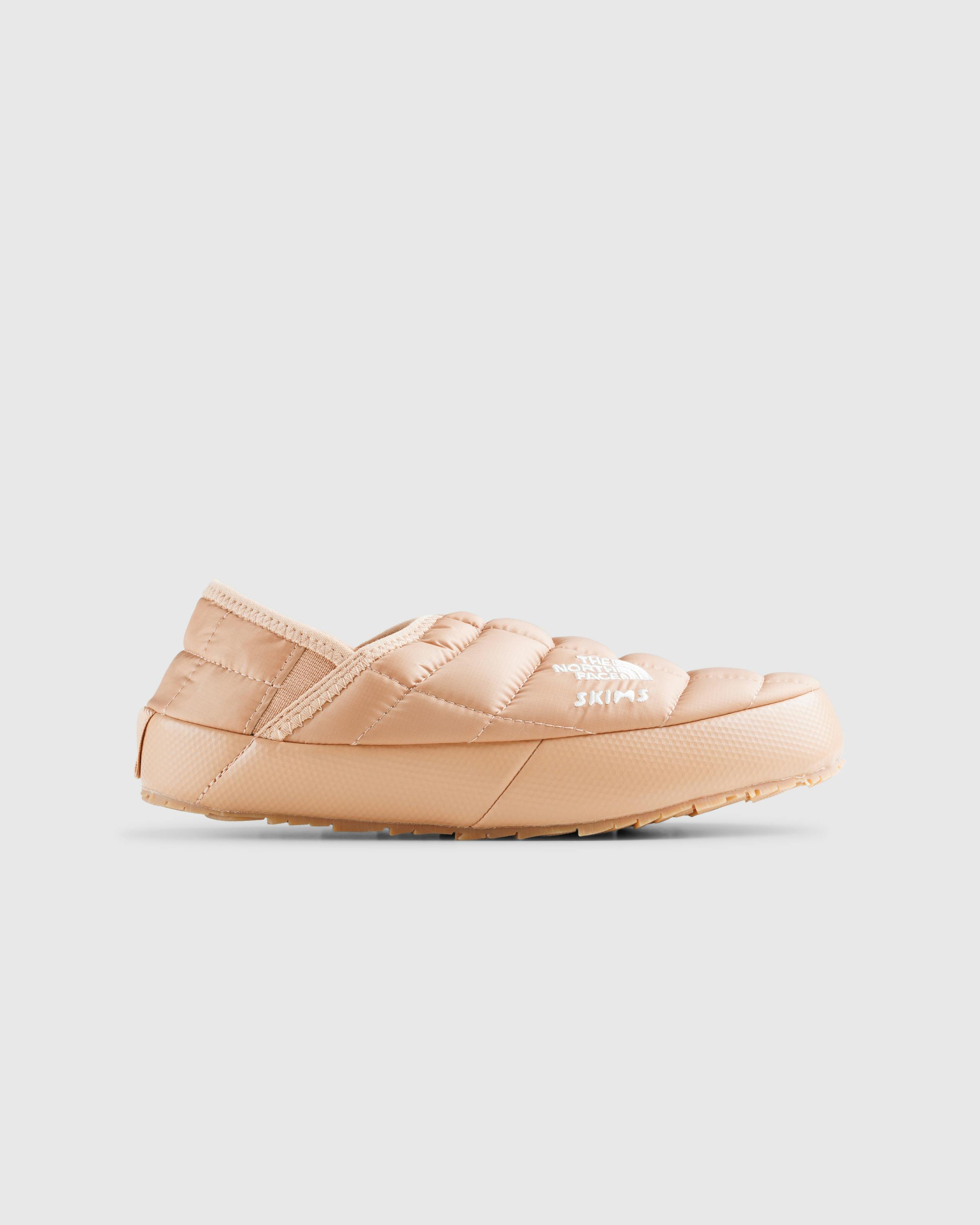 The North Face x SKIMS – ThermoBall Traction Mule V - Mules - Beige - Image 1