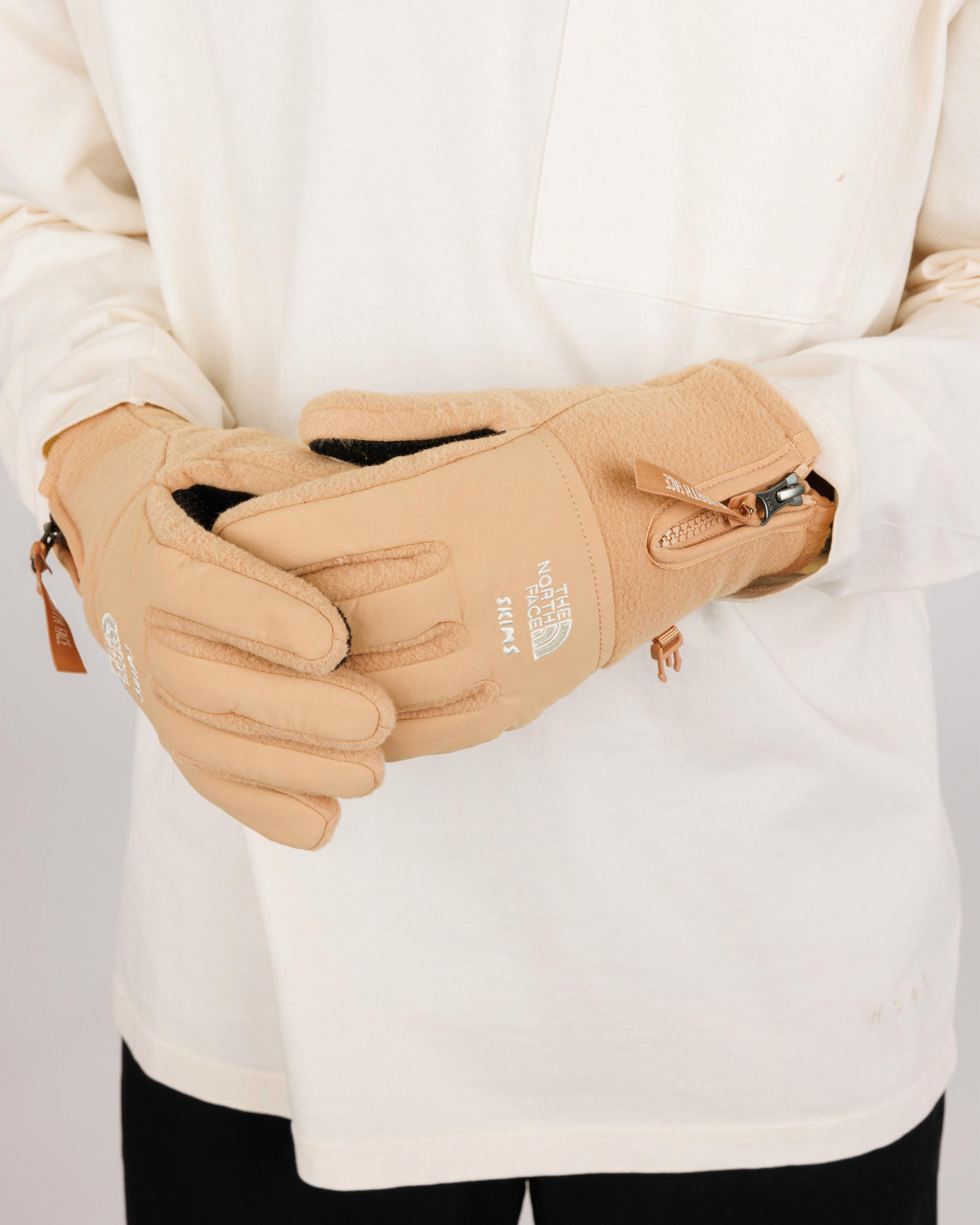 The North Face x SKIMS – Retro Denali Fleece Glove - 5 Finger - Beige - Image 2