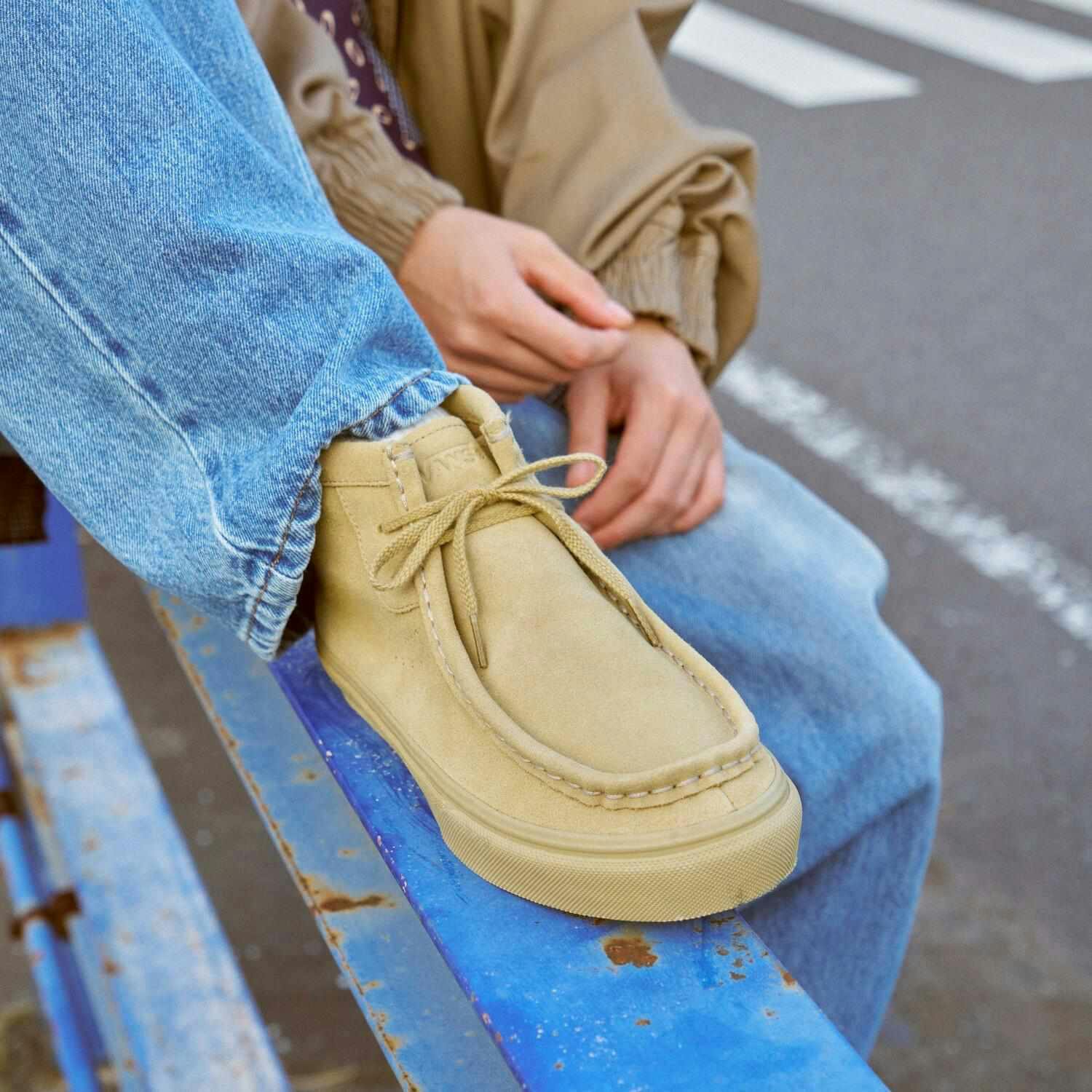 vans carver suede shoe in beige