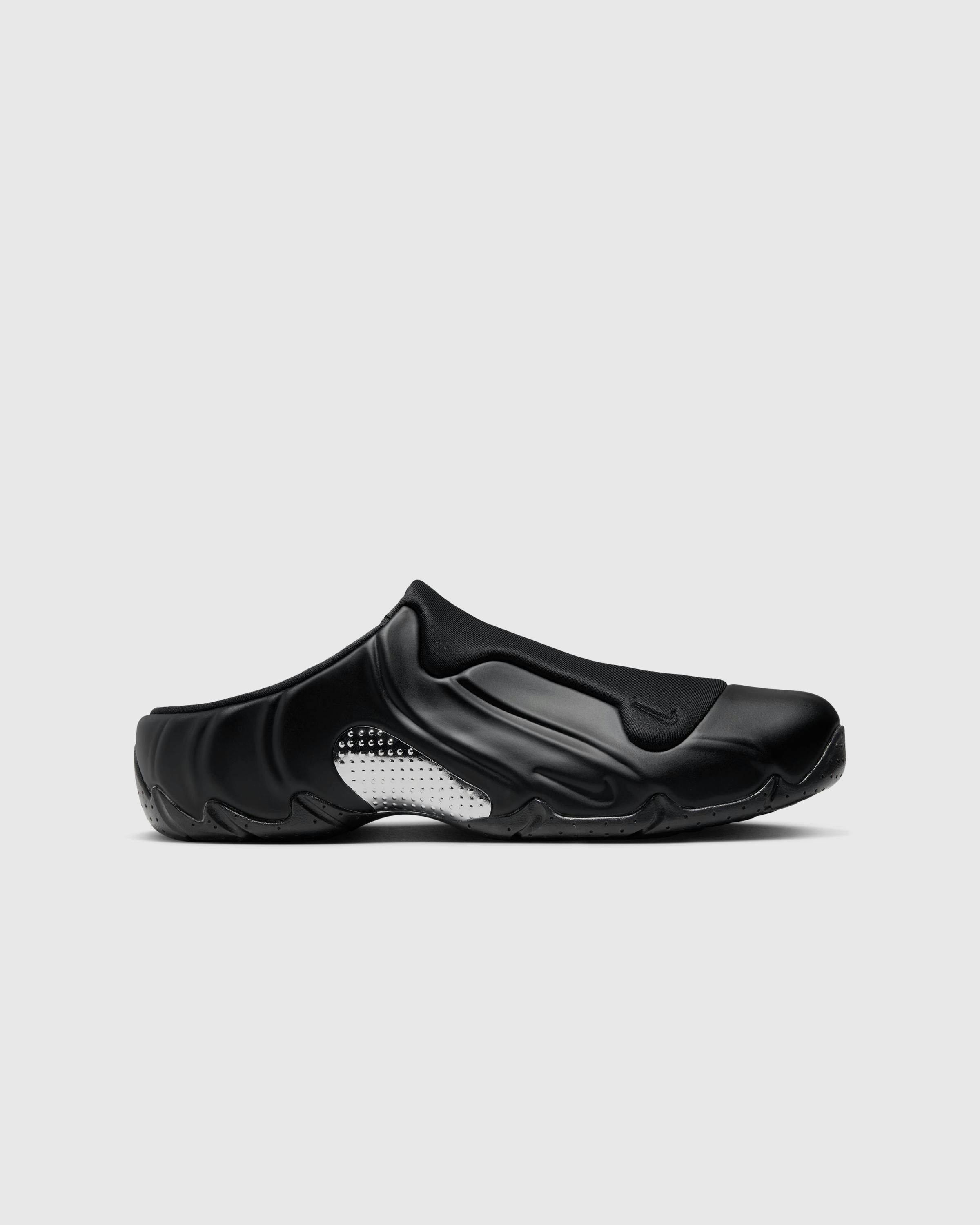 Nike – Clogposite - Low Top Sneakers - Black - Image 1