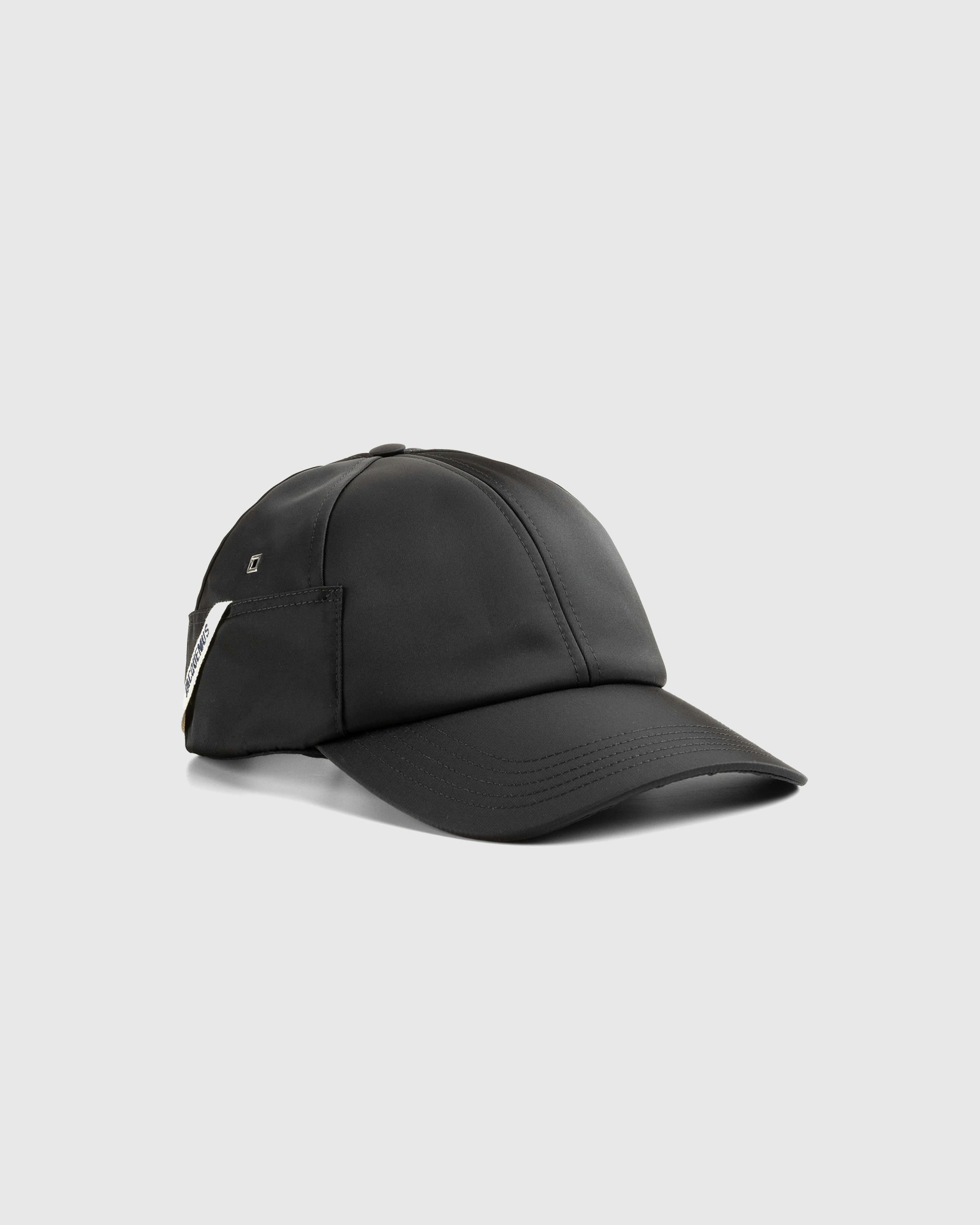 JACQUEMUS – The Ovalie Cap - Caps - Black - Image 1