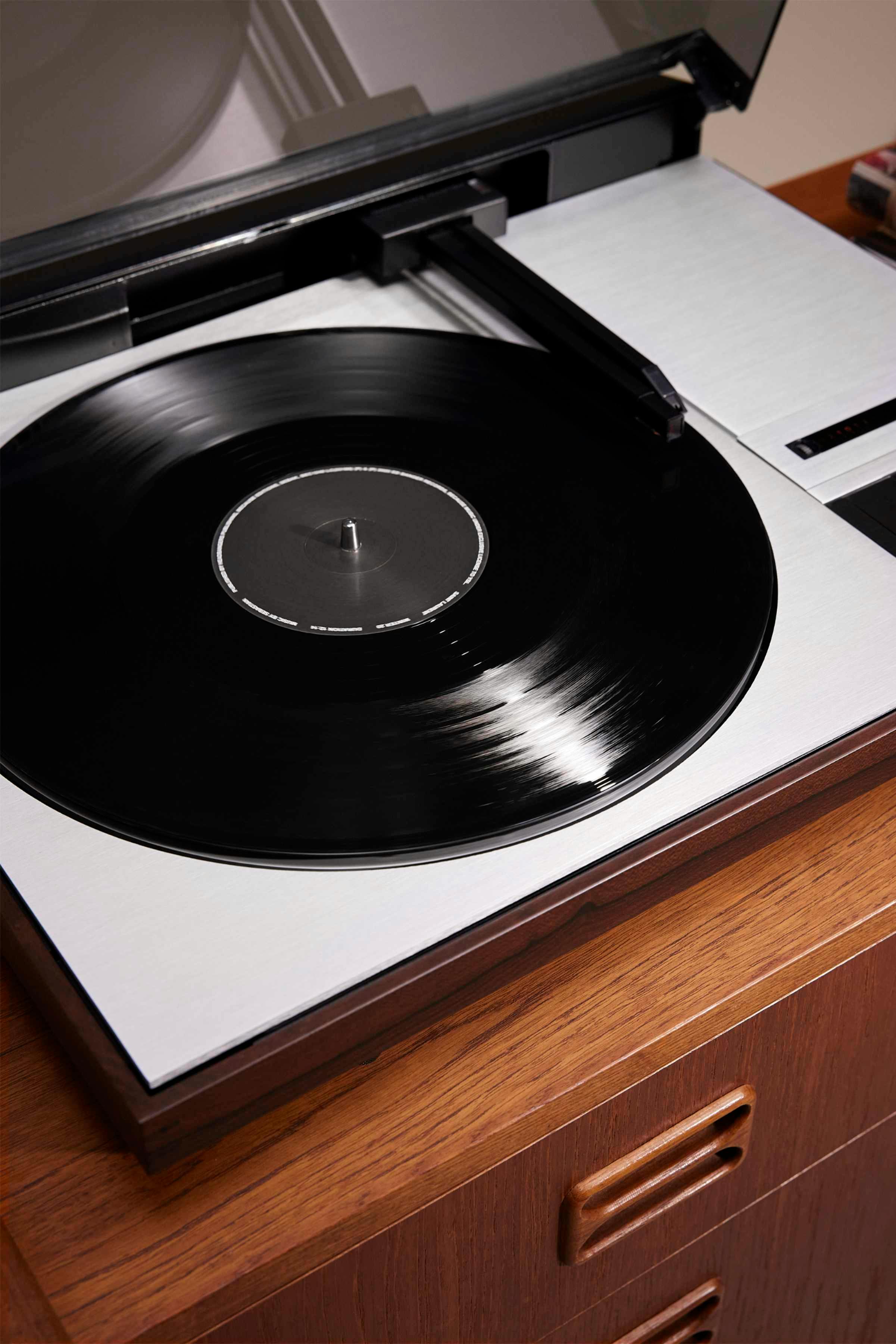 saint laurent bang olufsen turntable record player in wood and silver