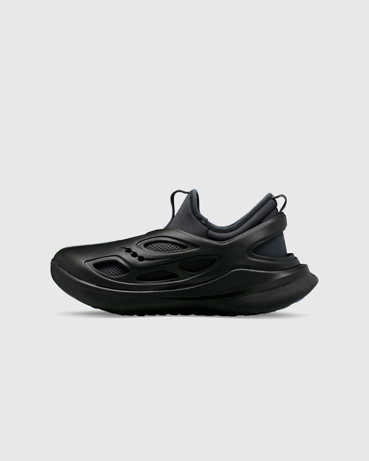 All black sale saucony