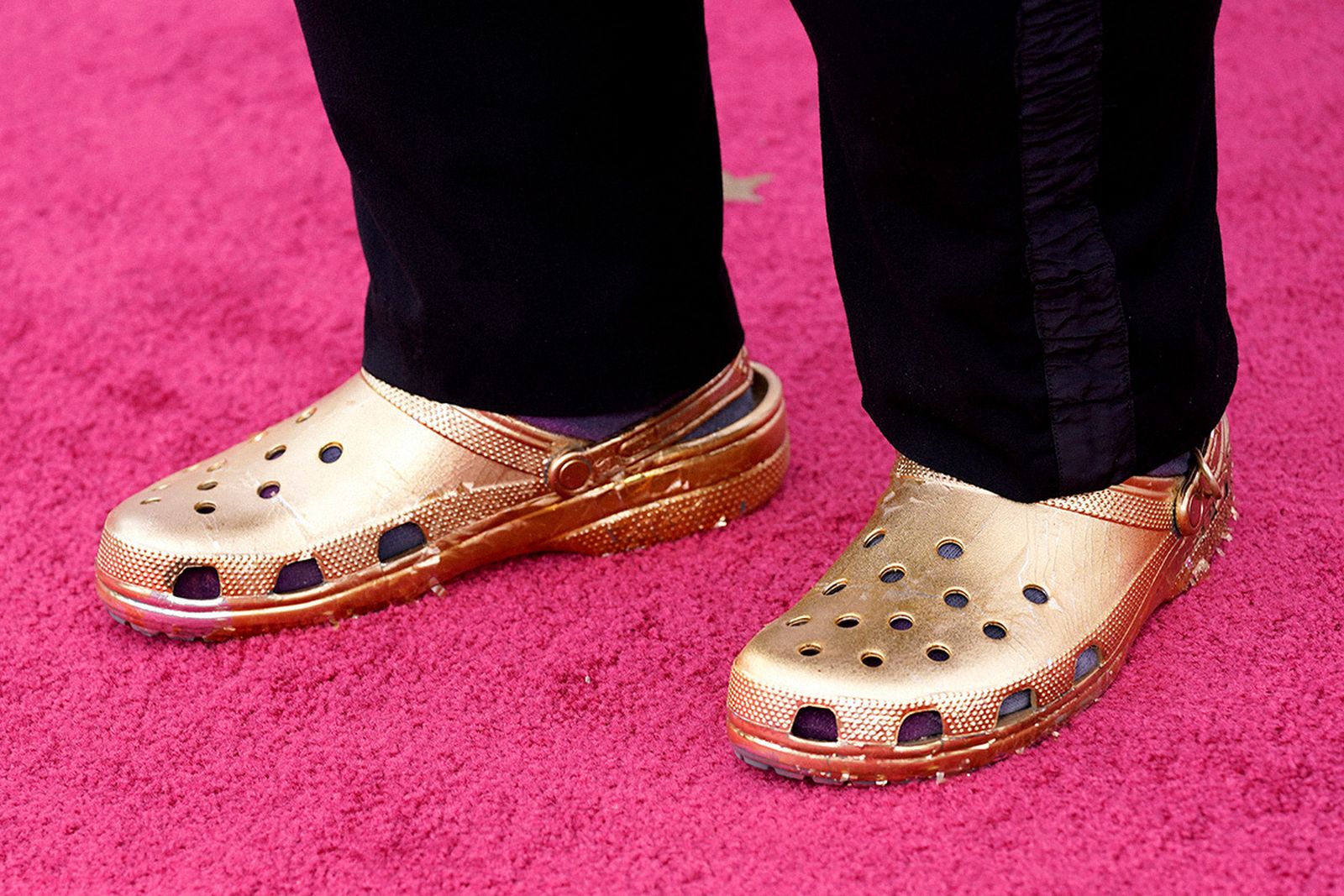 Questlove Wore Golden Crocs to the 2021 Oscars Red Carpet