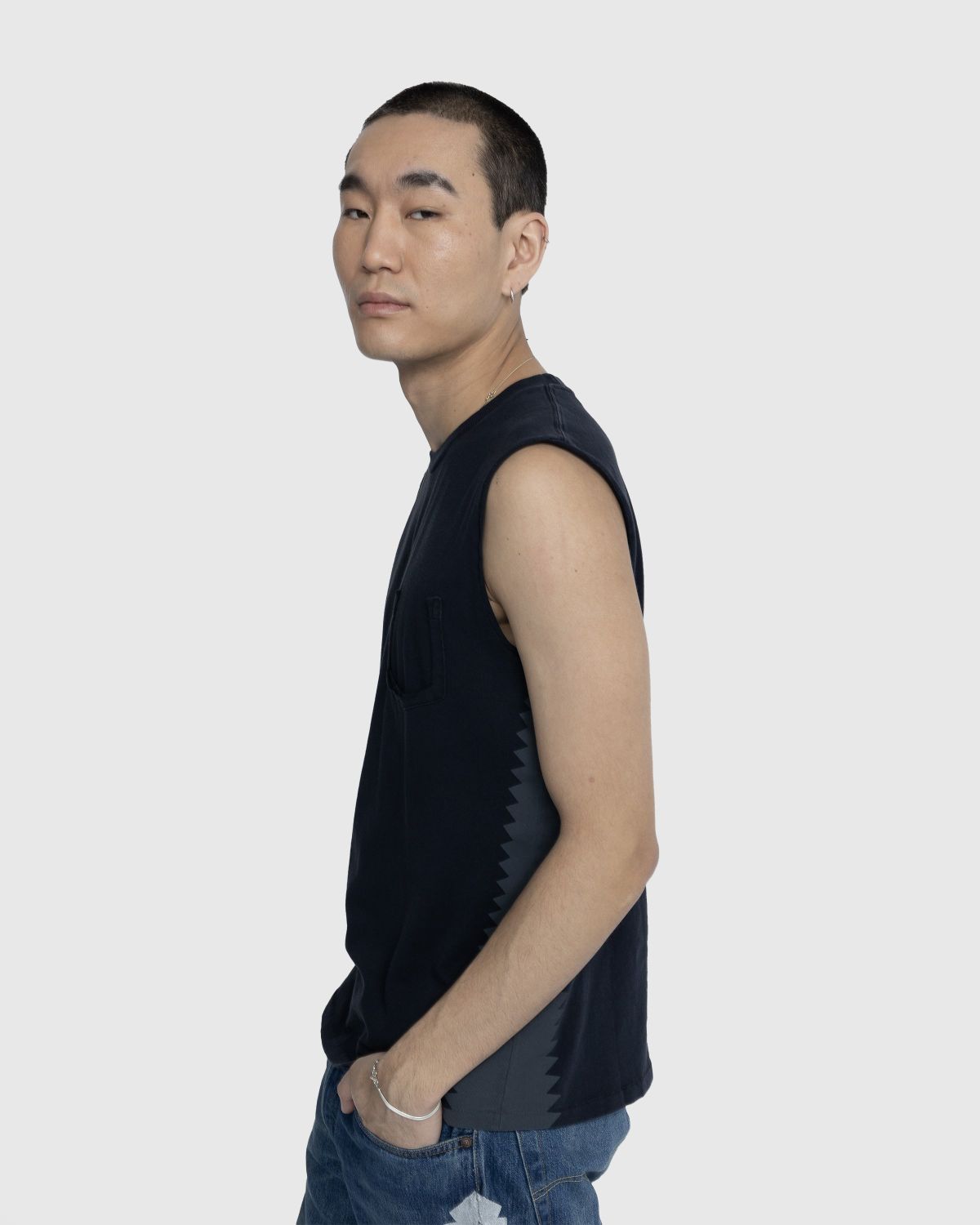 Levi's sleeveless shop t shirt