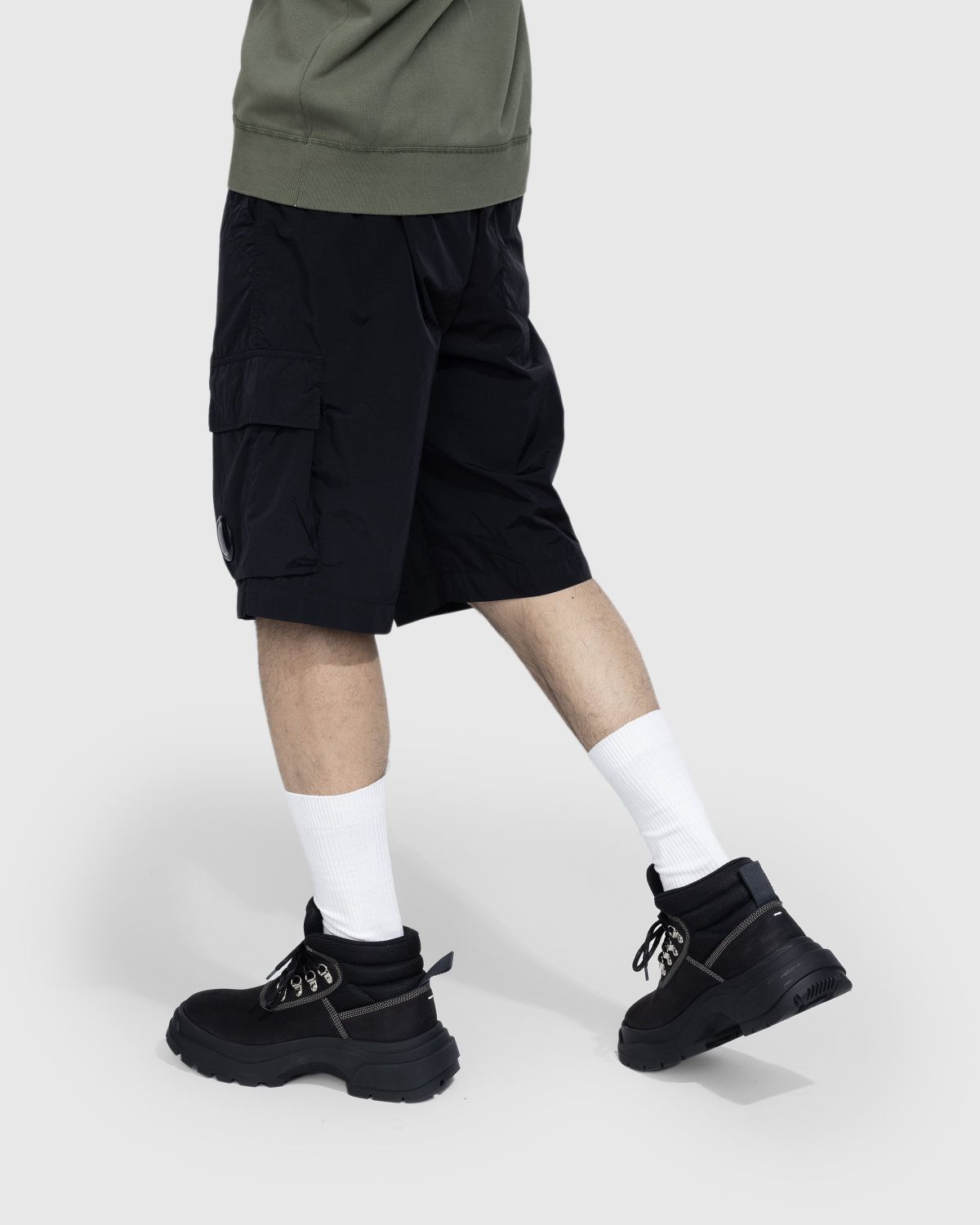 Cp company best sale cargo shorts black