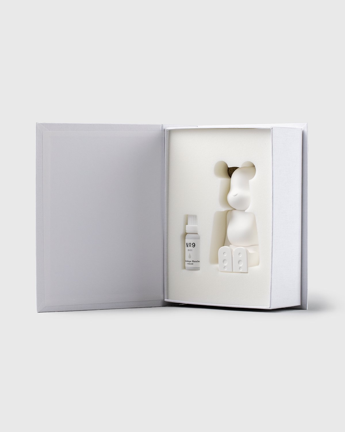 Medicom – Be@rbrick Aroma Ornament No.9 Galaxy Gold | Highsnobiety