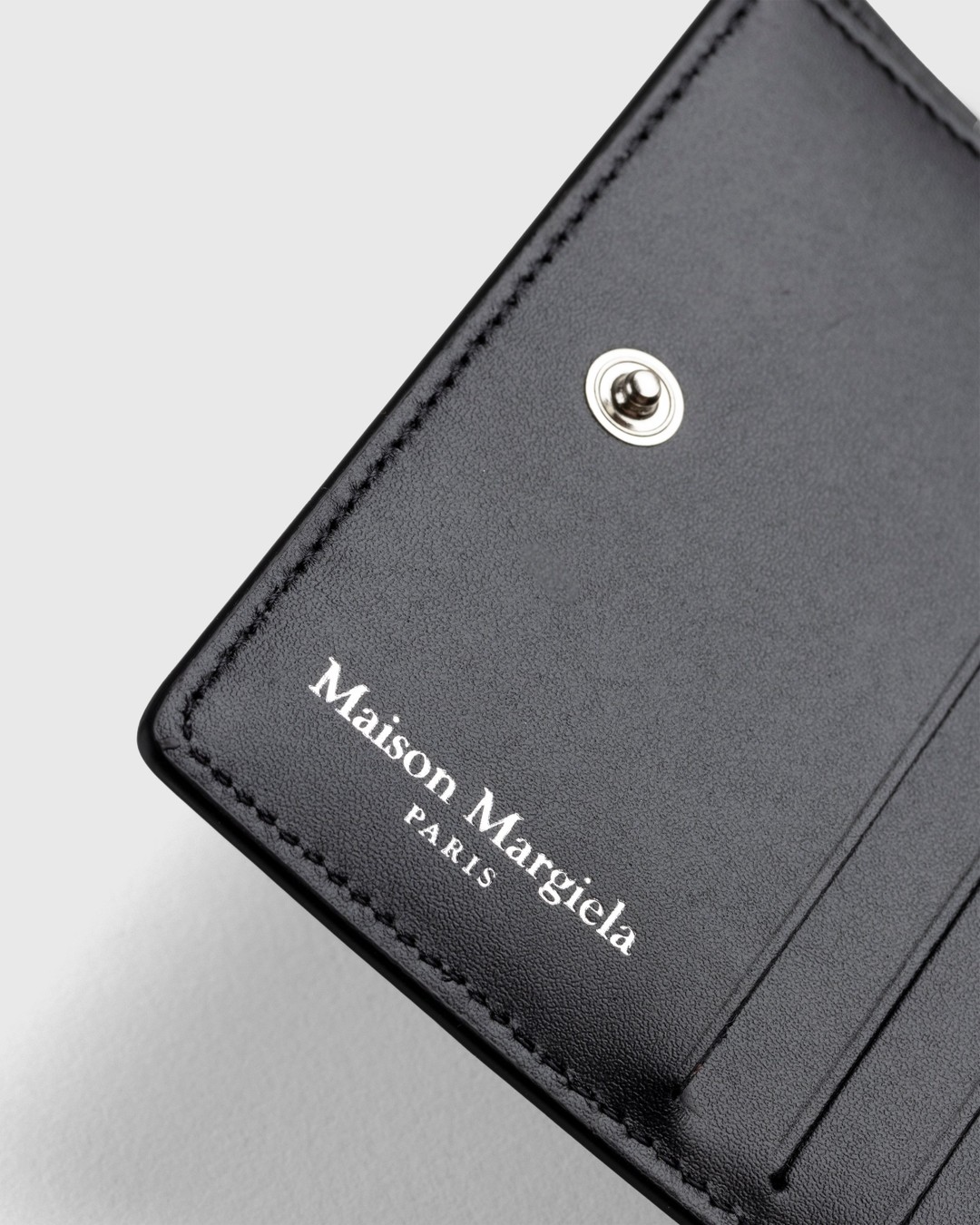 Maison Margiela – Leather Bifold Wallet Black | Highsnobiety Shop