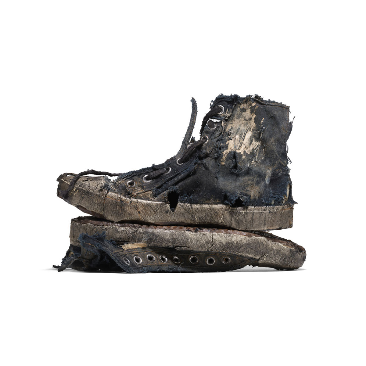 sneen tiger lidenskab Balenciaga Distressed Paris Sneaker Limited-Edition Release Info