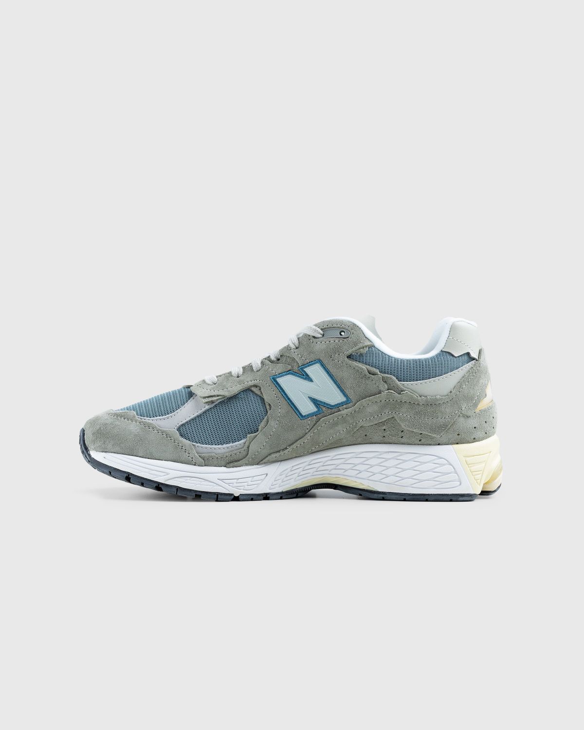 New Balance – M2002RDD Mirage Grey | Highsnobiety Shop