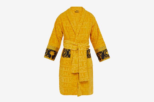 10 of the Best Bathrobes for Men to Elevate Your Spring ’Fits