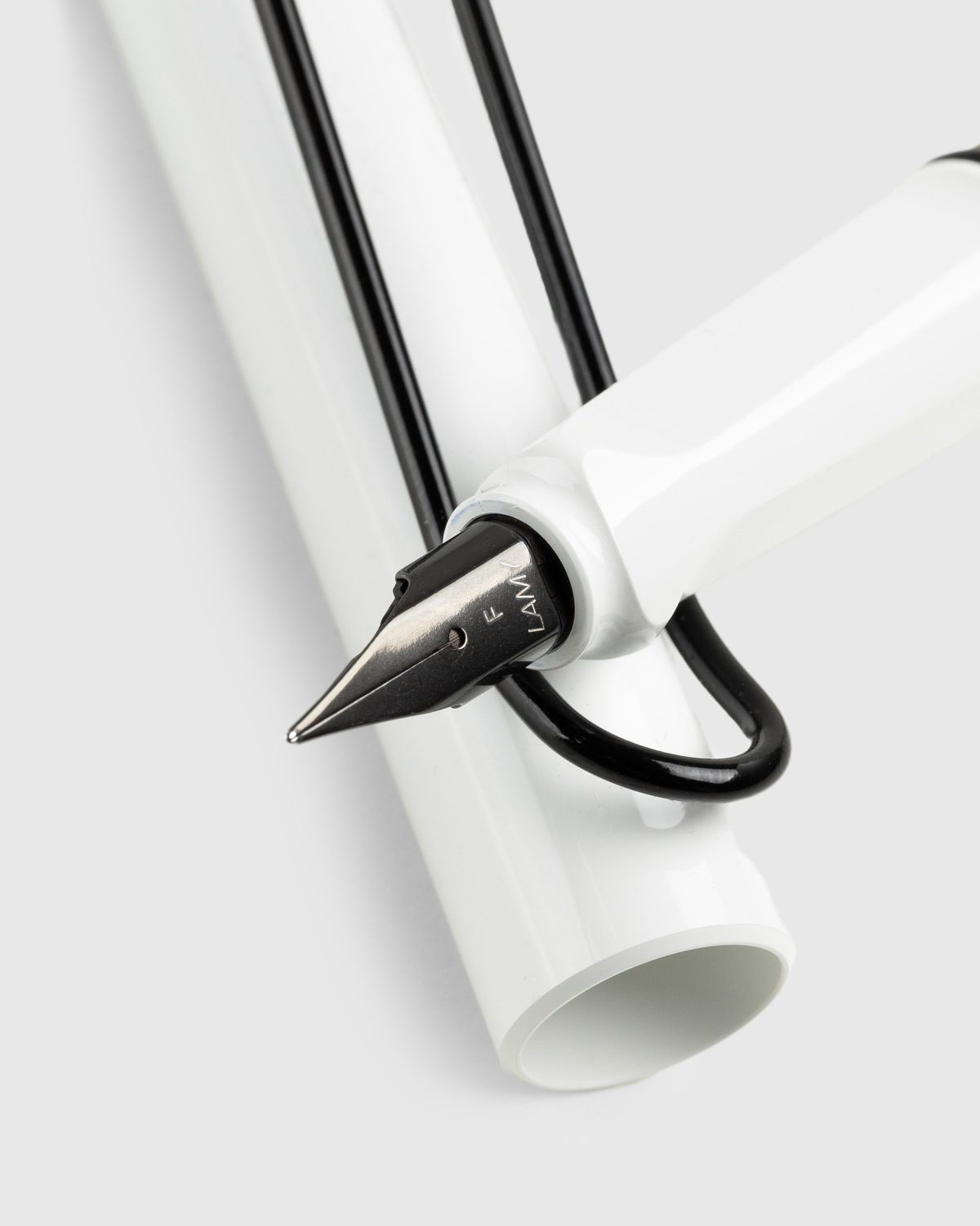 Lamy Safari Fountain Pen - Special Edition White with Black Clip