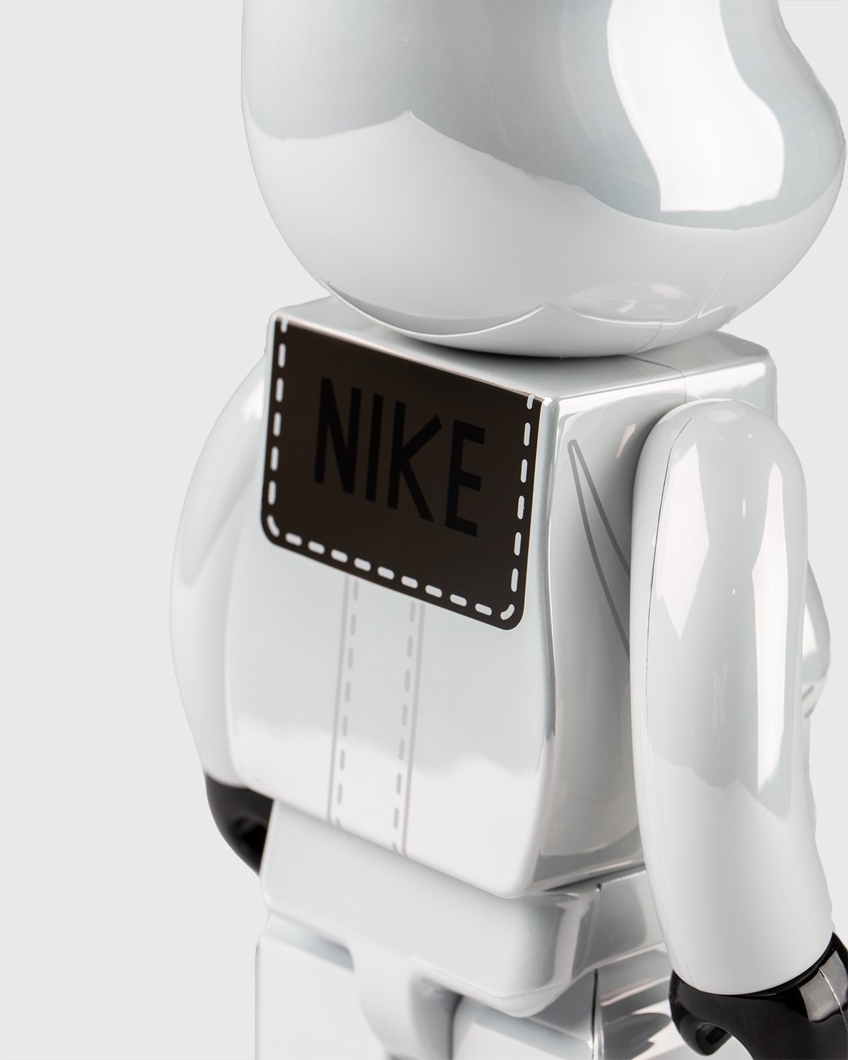 Medicom – Be@rbrick Nike SB 2020 400% and 100% Set White