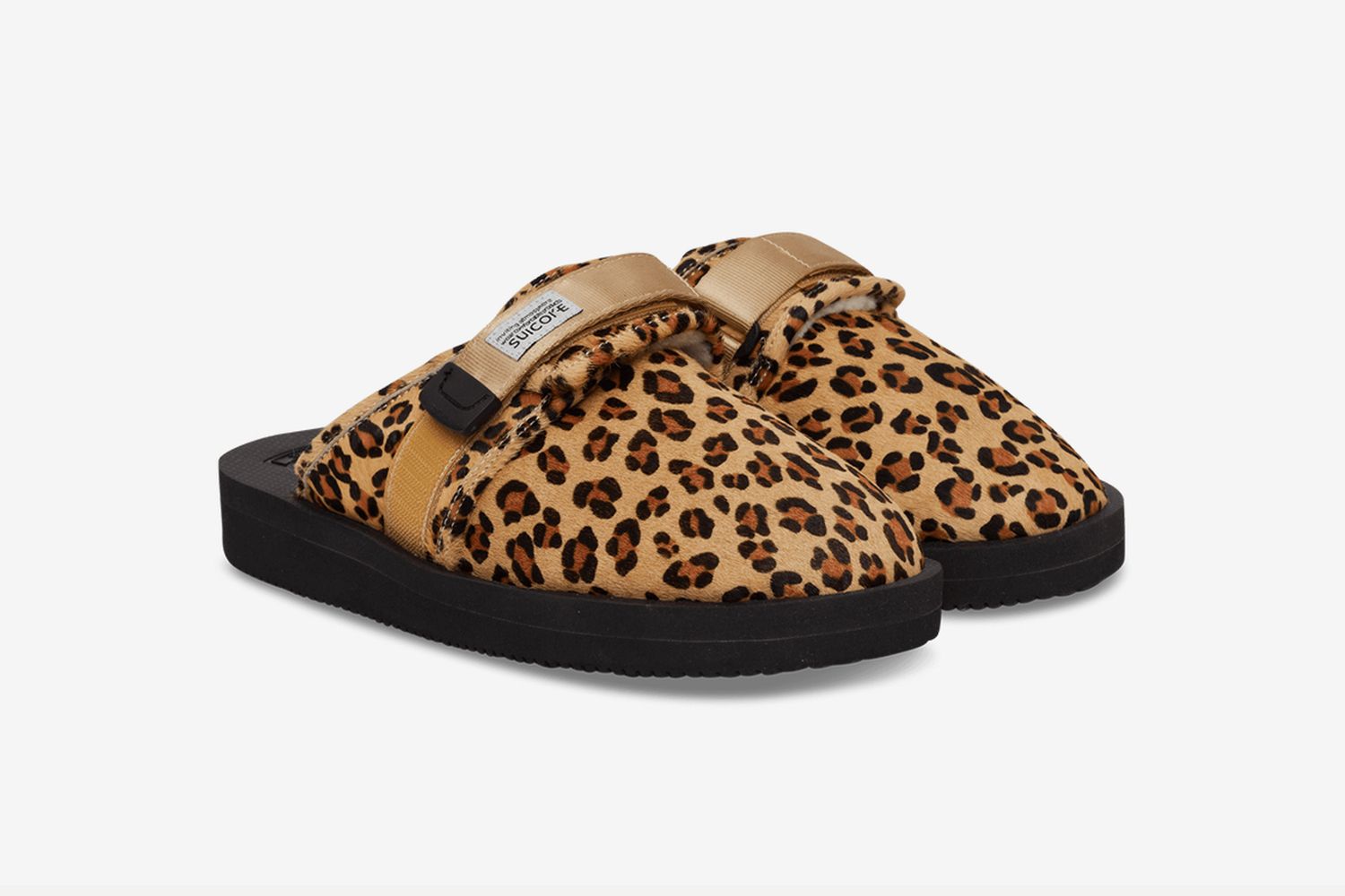 Alternative Holiday Wardrobe: The Best Slippers to Shop