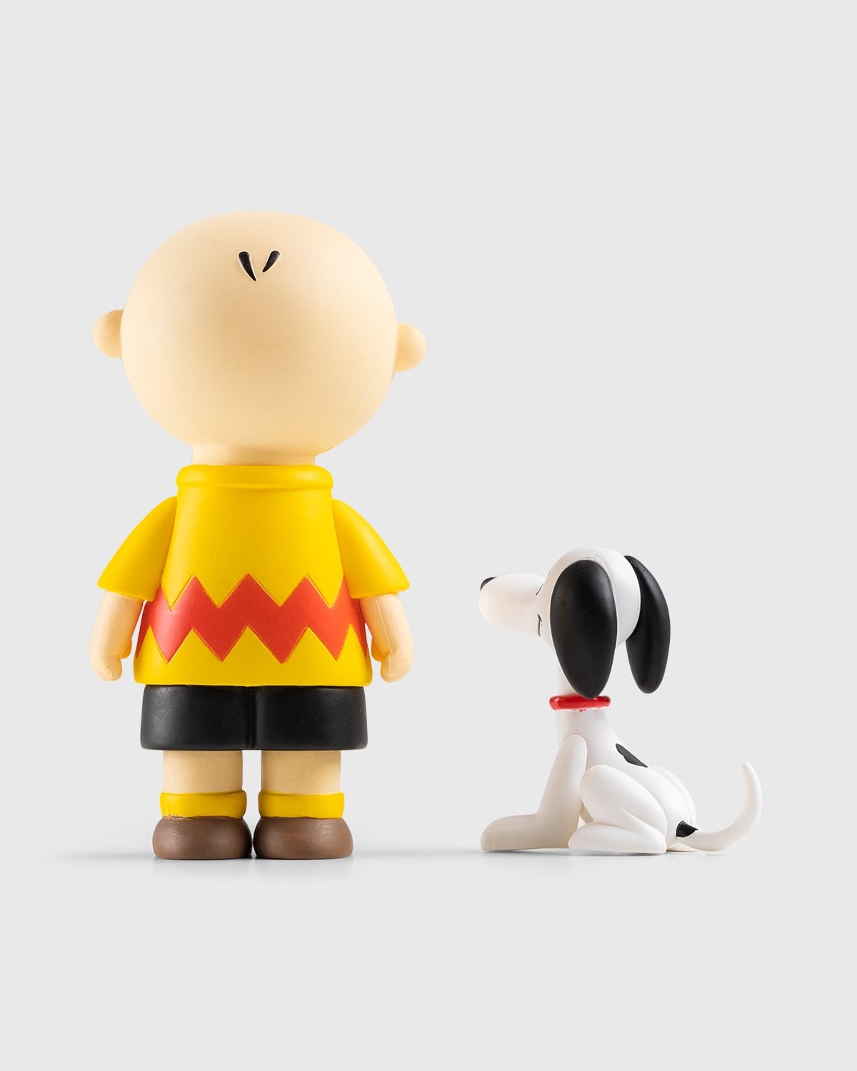 Peanuts: Charlie Brown & Snoopy Ultra Detail Figure, Multicolor
