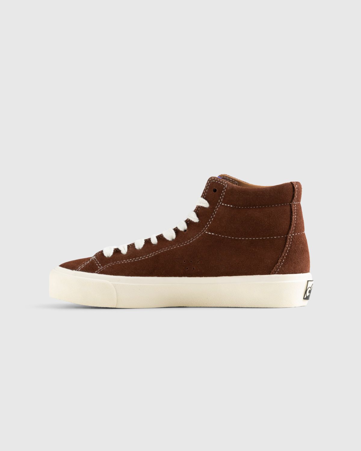 Brown suede outlet converse high tops