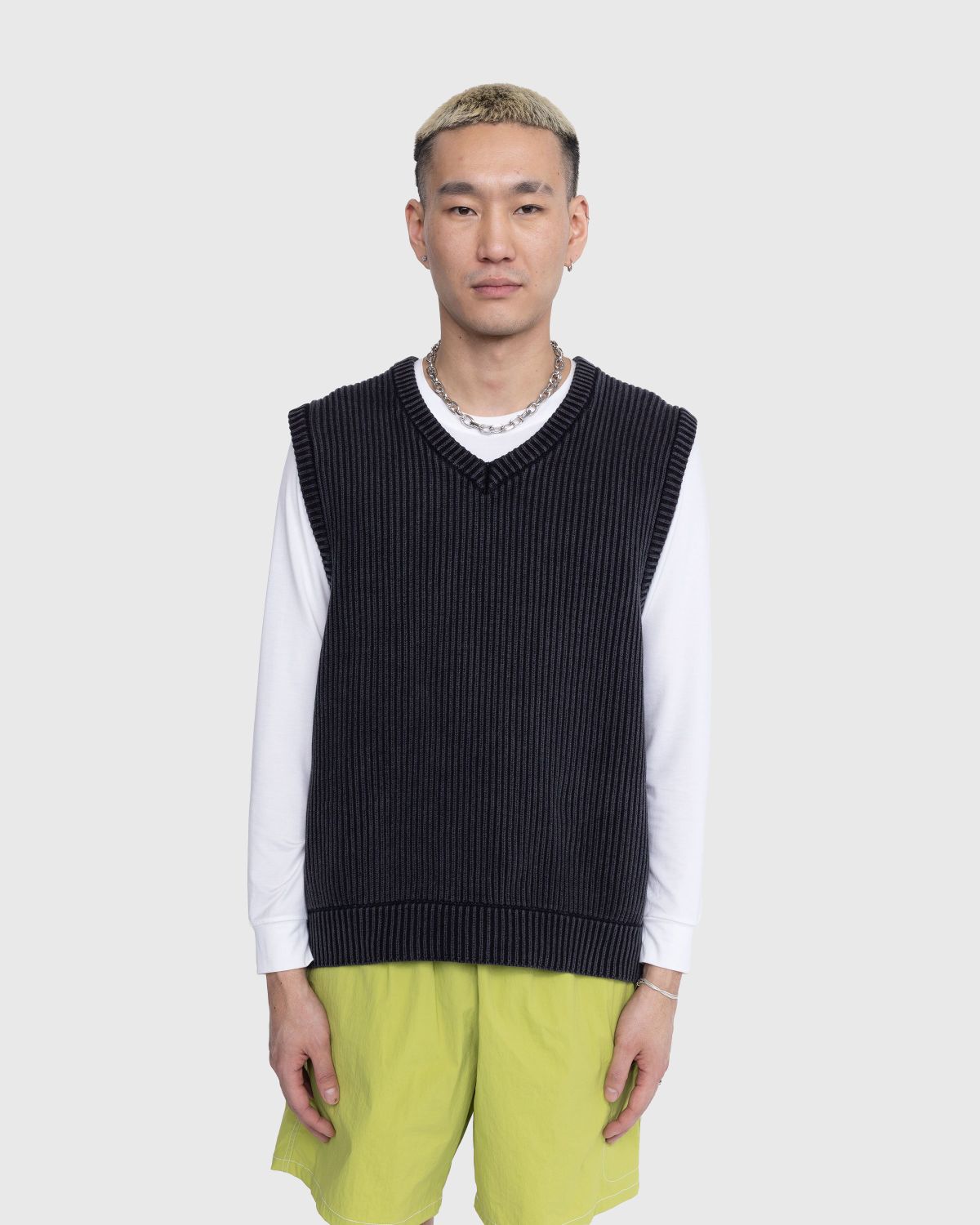 Highsnobiety – Pigment Dyed Loose Knit Sweater Vest Black