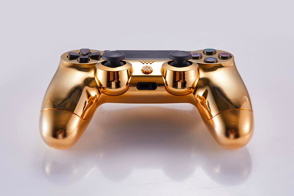 Kruis aan Eik het dossier This $14,000 Gold Controller is the Ultimate Gaming Flex