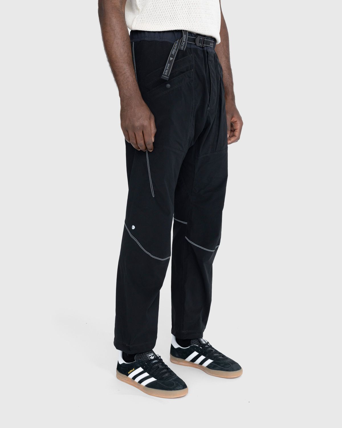 and wander Pocket Stretch Pants - Charcoal