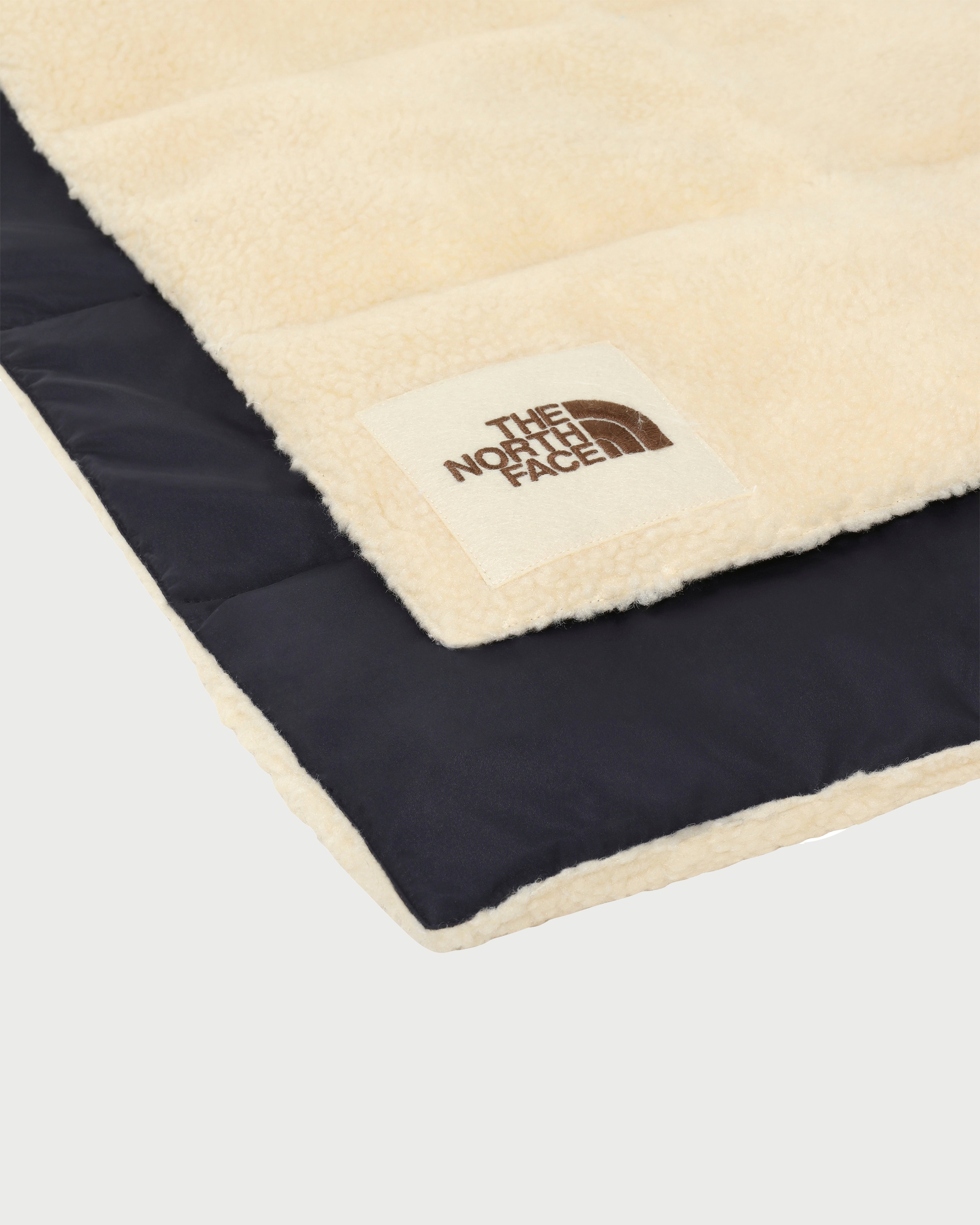 The North Face Brown Label Insulated Blanket Scarf New $199 Navy White  Unisex