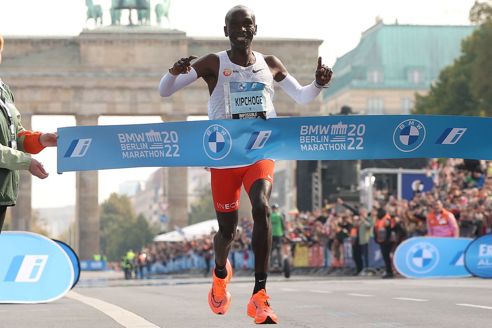 Anciano hipótesis Cap Nike Alphafly 2 Eliud Kipchoge World Record Berlin Marathon
