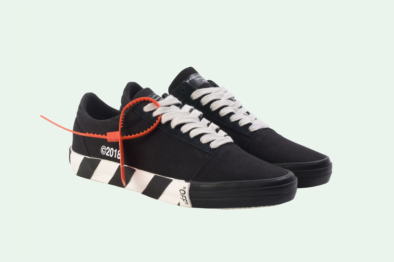 Brun i gang legering These OFF-WHITE Sneakers are the Closest Thing to a Vans Collab