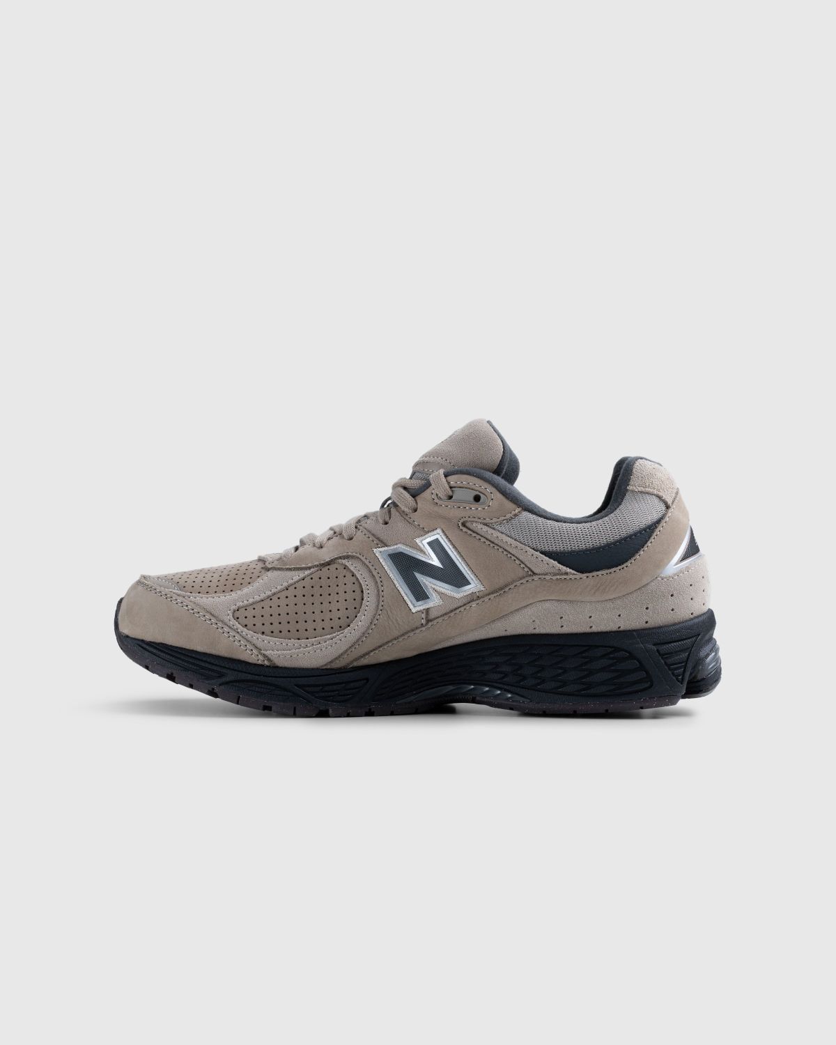 New Balance – M 2002 REG Driftwood | Highsnobiety Shop