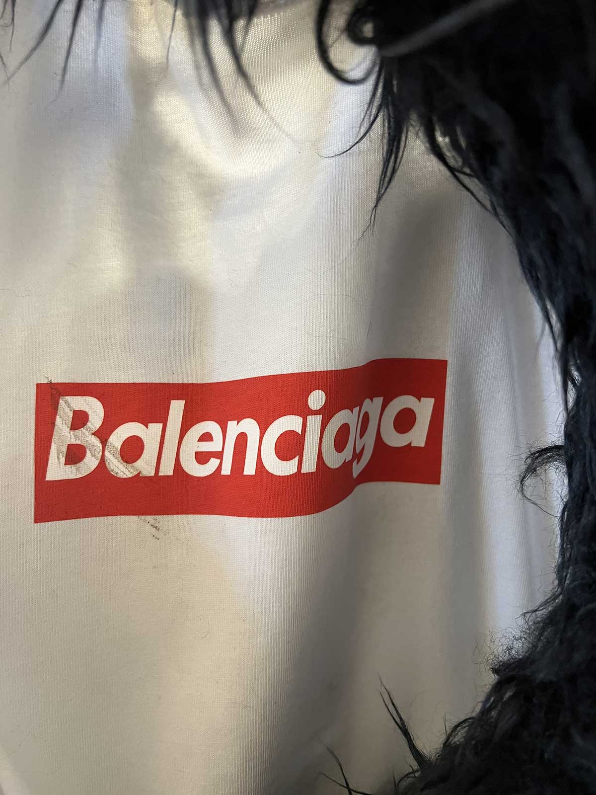 Af Gud Søjle Hollywood Up Close With Balenciaga's Box Logo Shirt, Kanye's Runway Outfit
