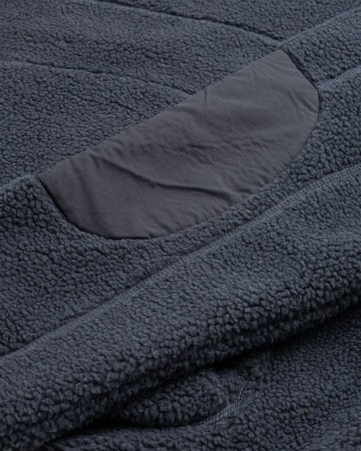Entire Studios – Fluffy Fleece V2 Charcoal | Highsnobiety Shop